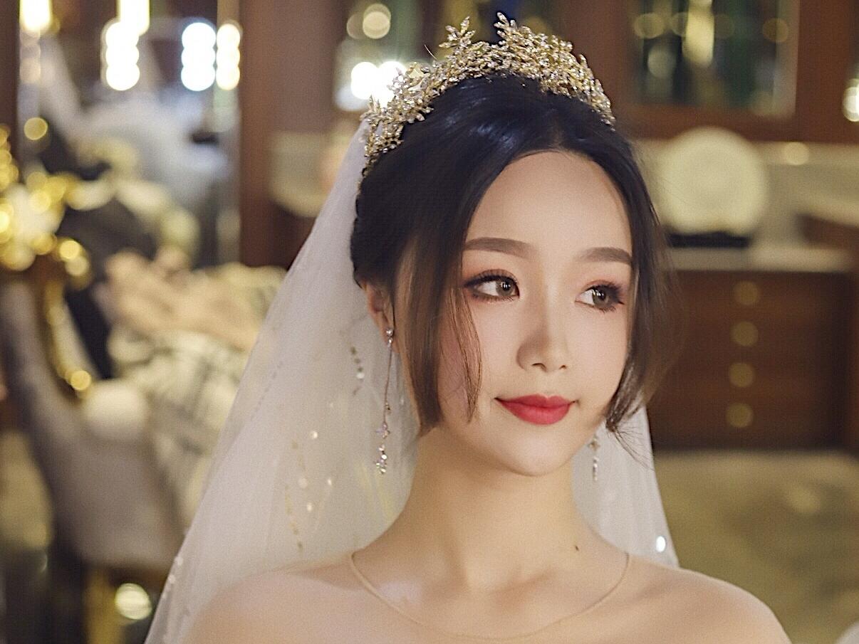 【总监档】全程跟妆送妈妈妆+伴娘服2套