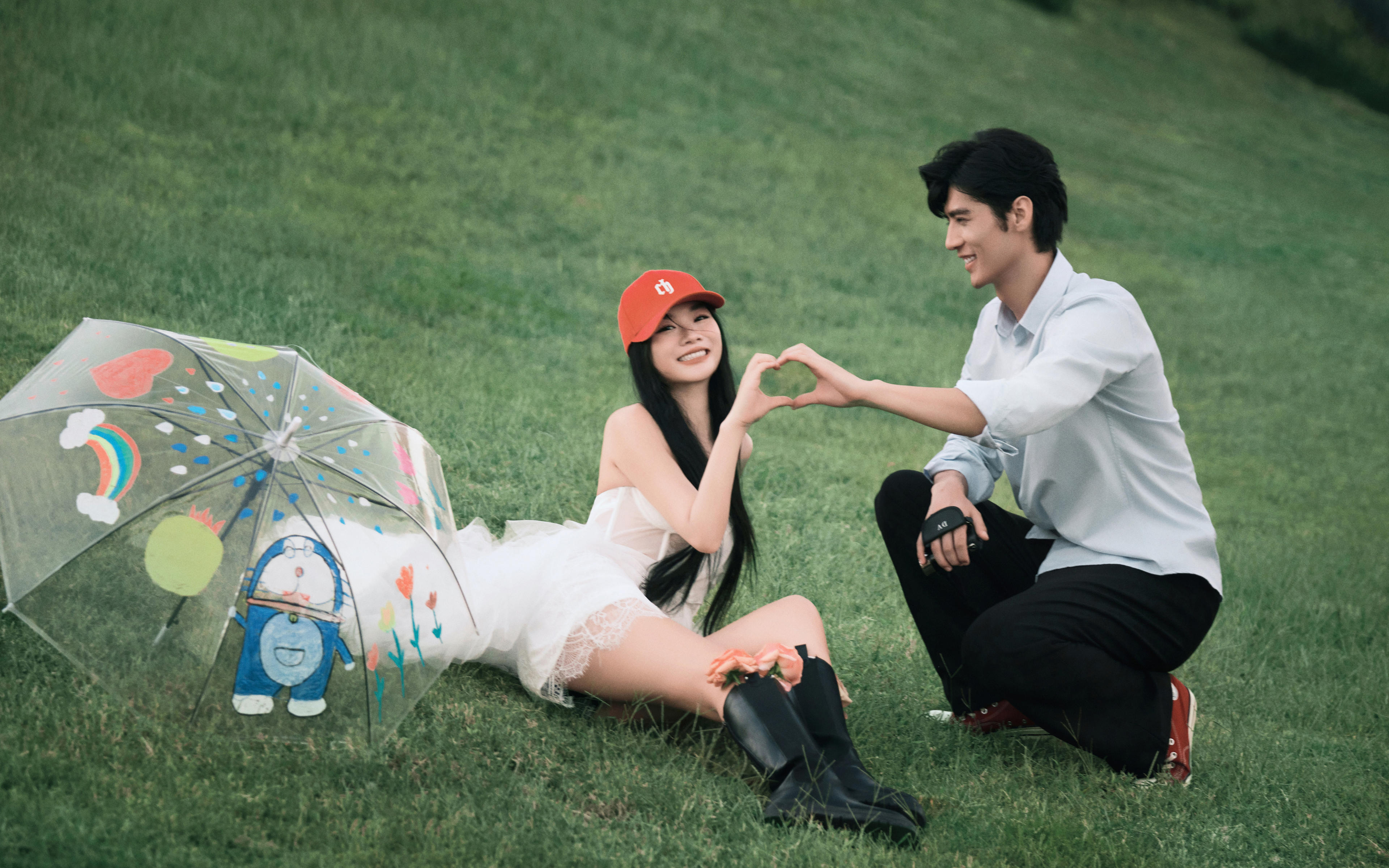 到底是誰在拍～歡樂又松弛的婚紗照啊！