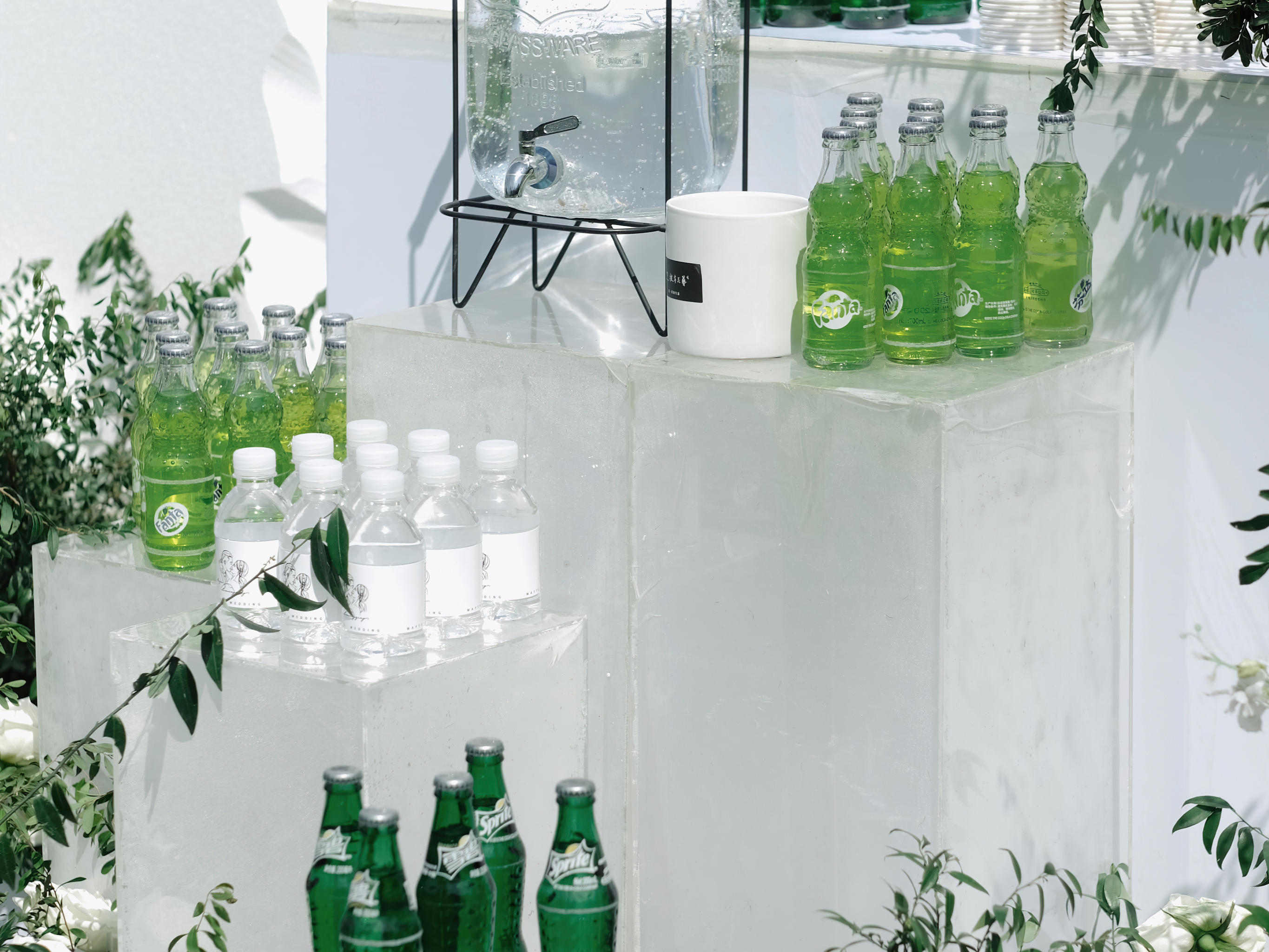 高级感满满的白绿色主题婚礼