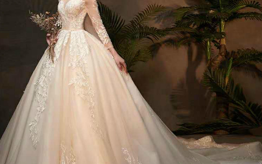 【娶•爱】设计师拖尾纱+烫钻秀禾+敬酒服+送伴娘