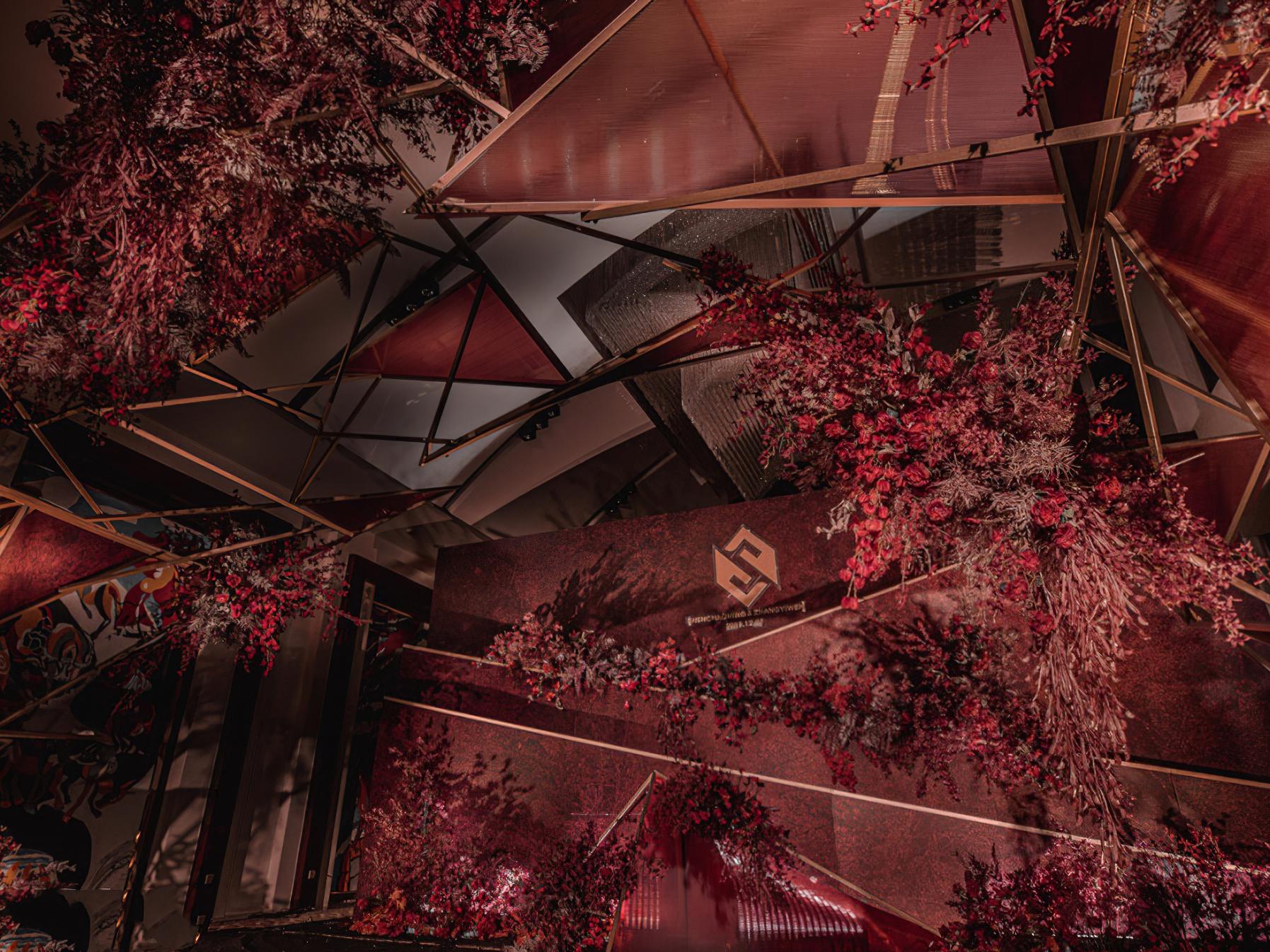 高端大红金色系主题订制婚礼