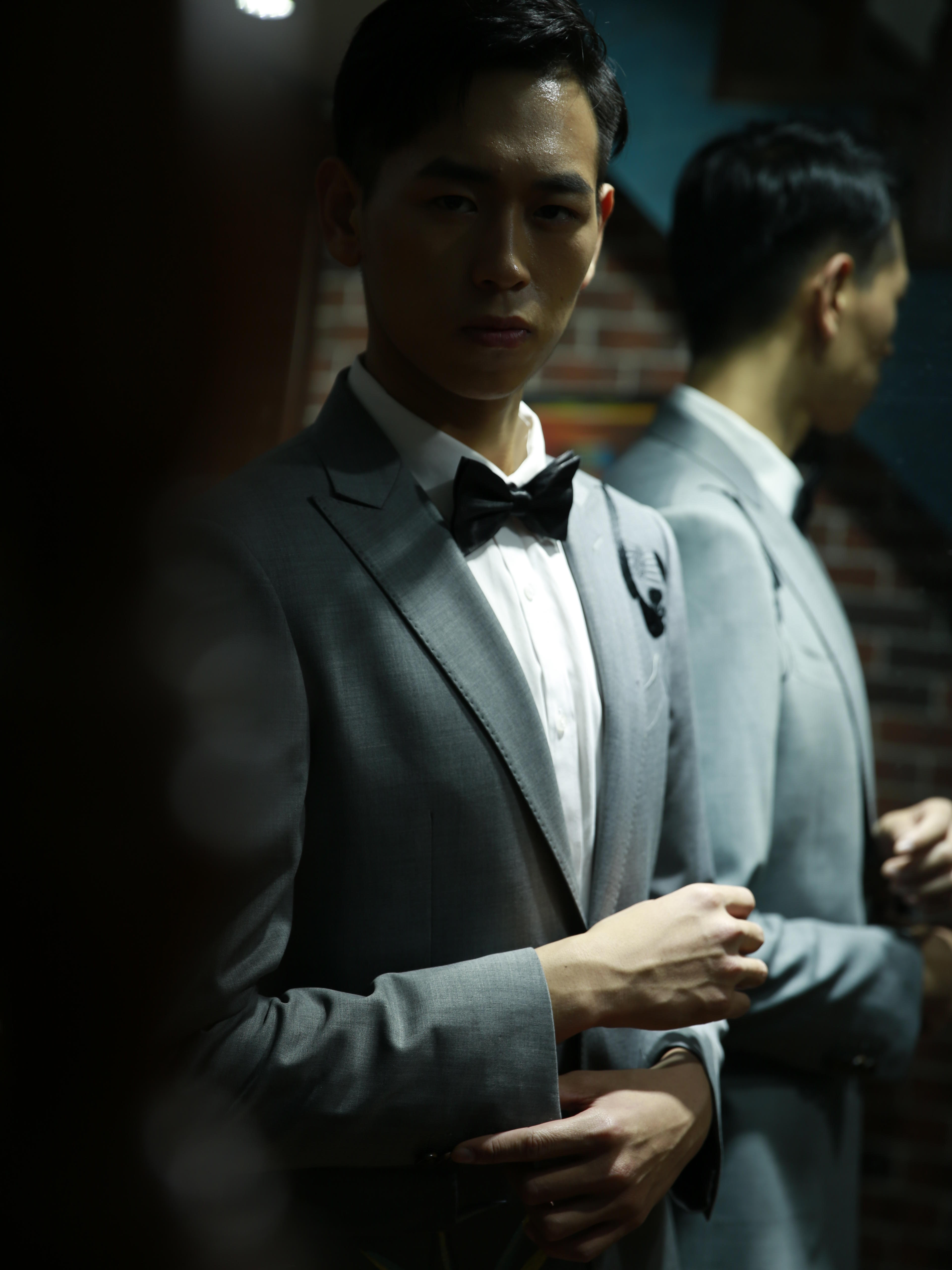 【2020时尚】墨绿色盘金绣