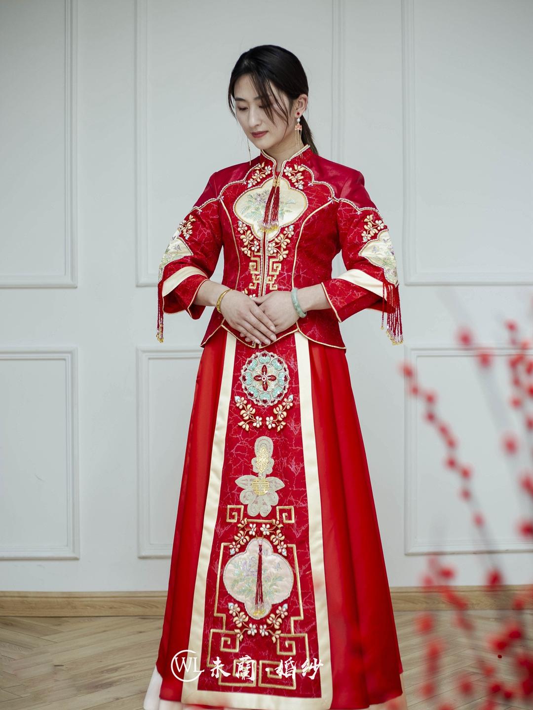 【夏季特惠】 品牌系列婚纱3件套+伴娘服