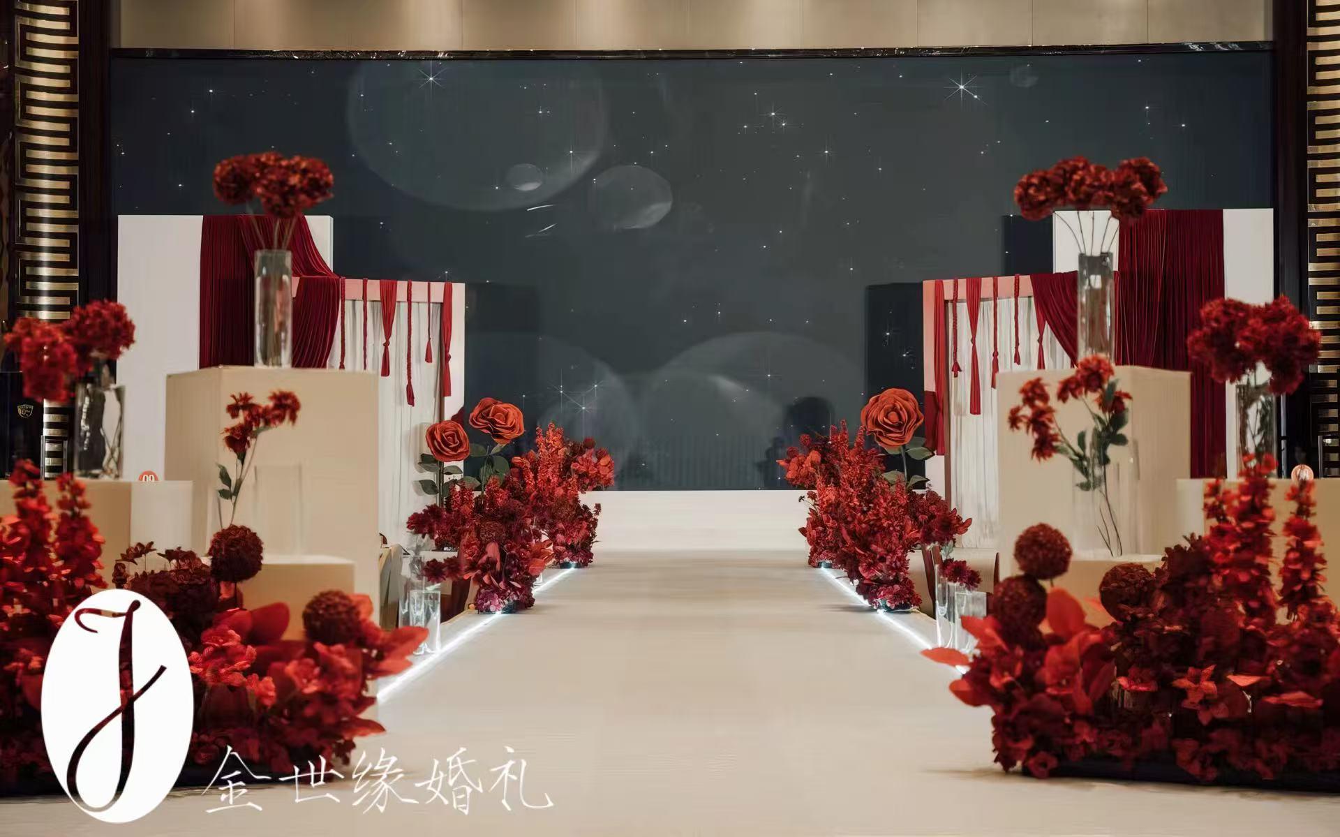 金世缘|拍照出片还得是红+白婚礼布置