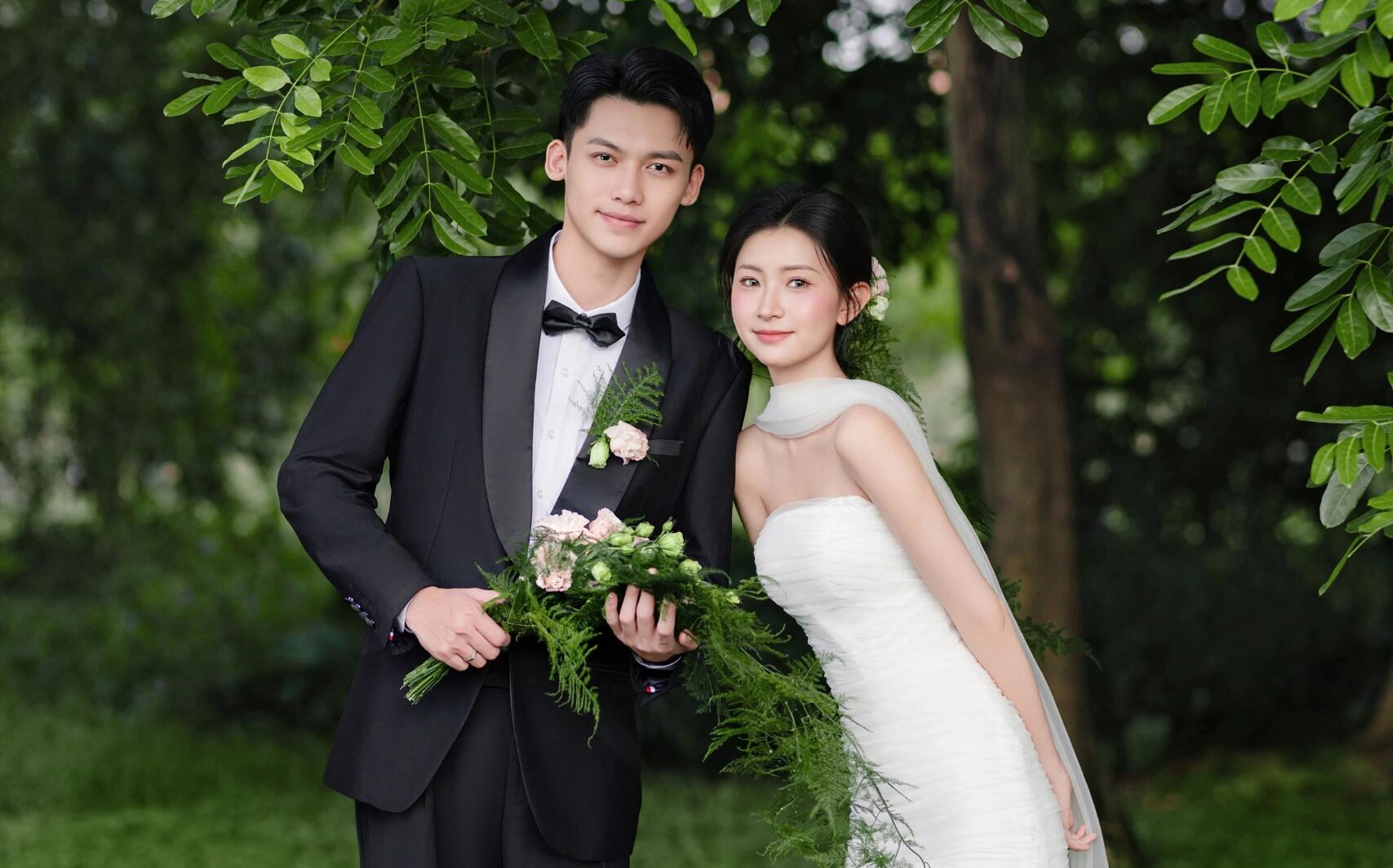 森系氧气感｜极简鱼尾纱婚纱照