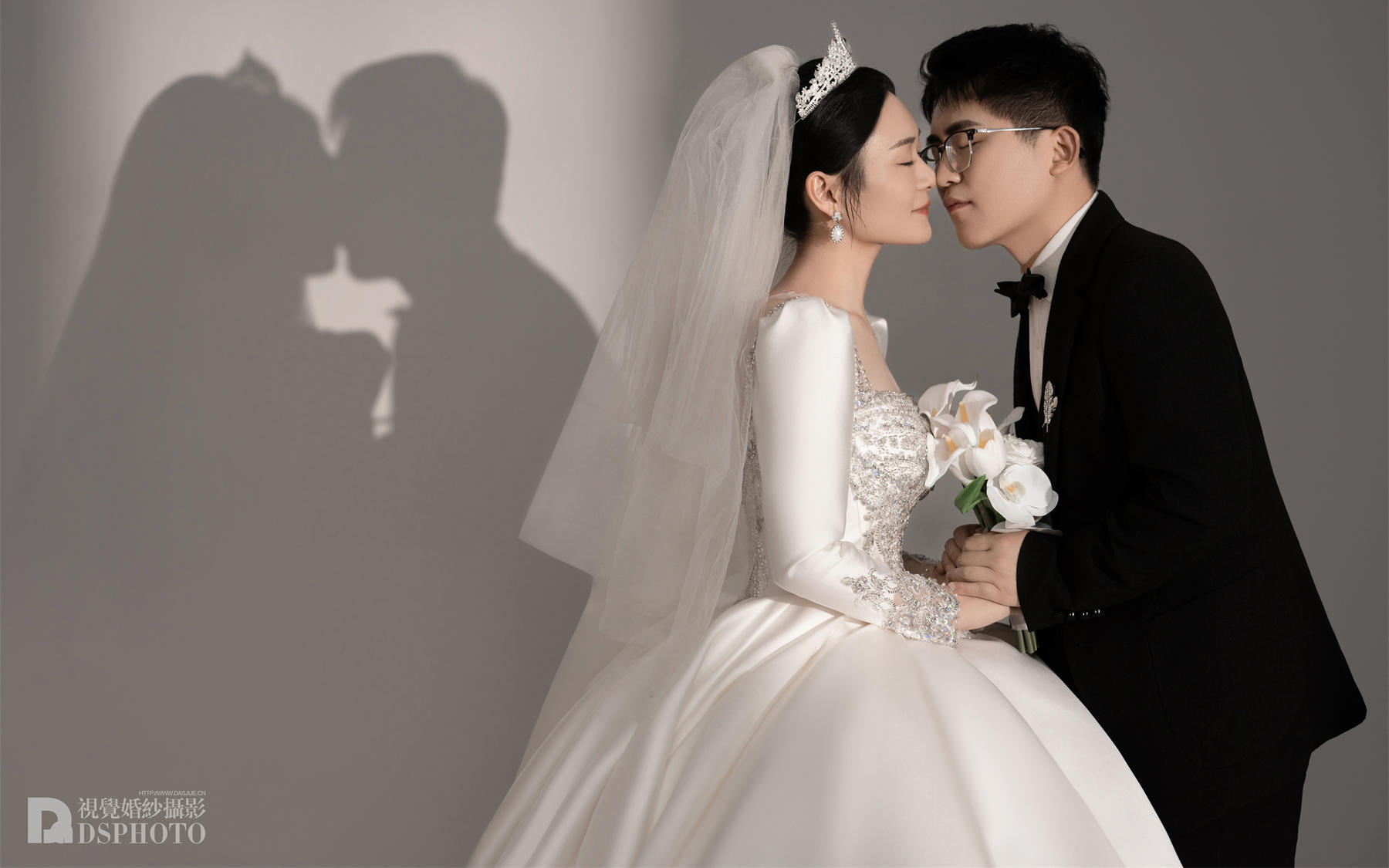 被光影婚纱照美到失眠！素人也能拍出仙女感