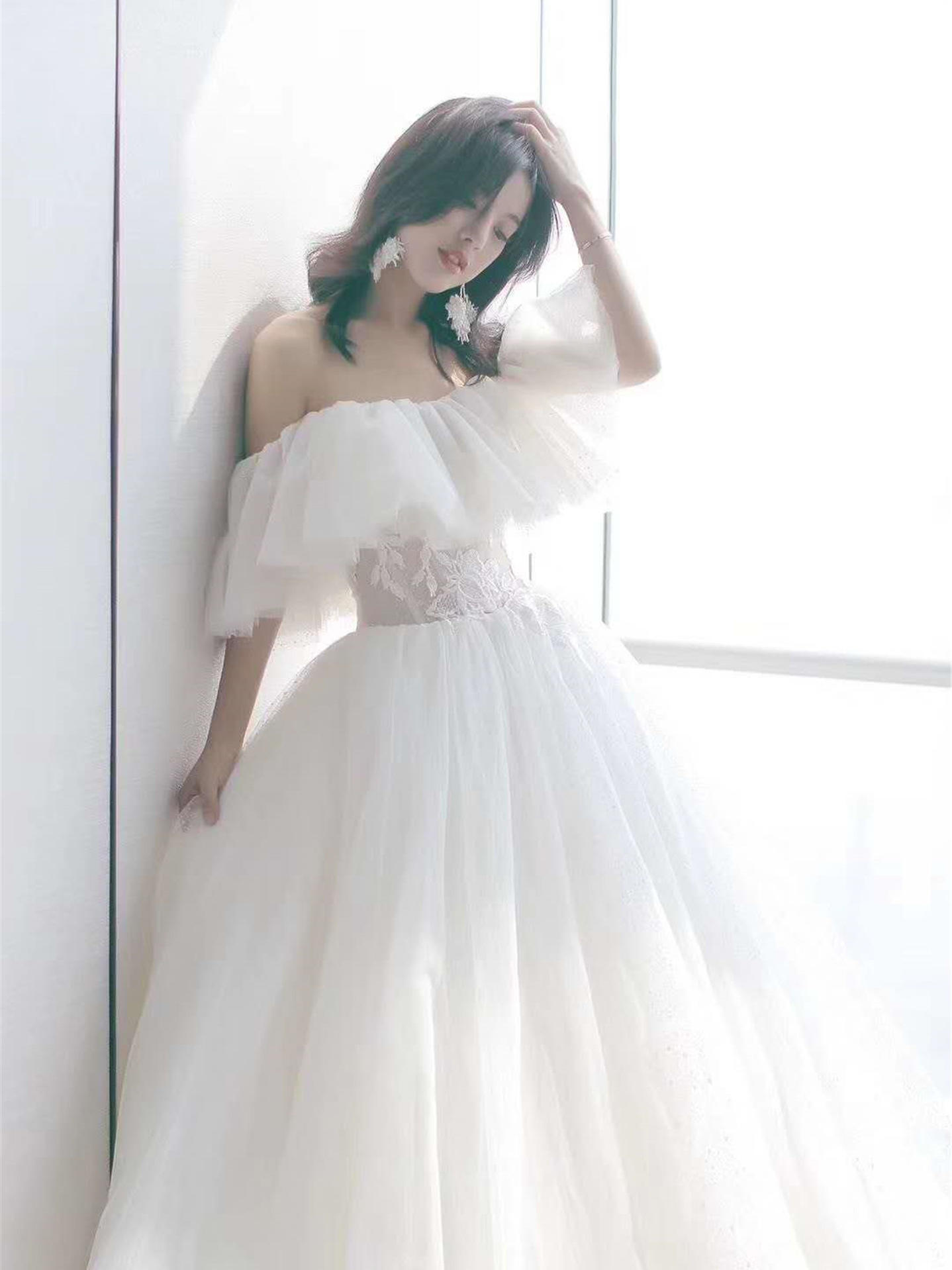 高端奢华|精选高定品牌婚纱+精品四件套+全程跟妆