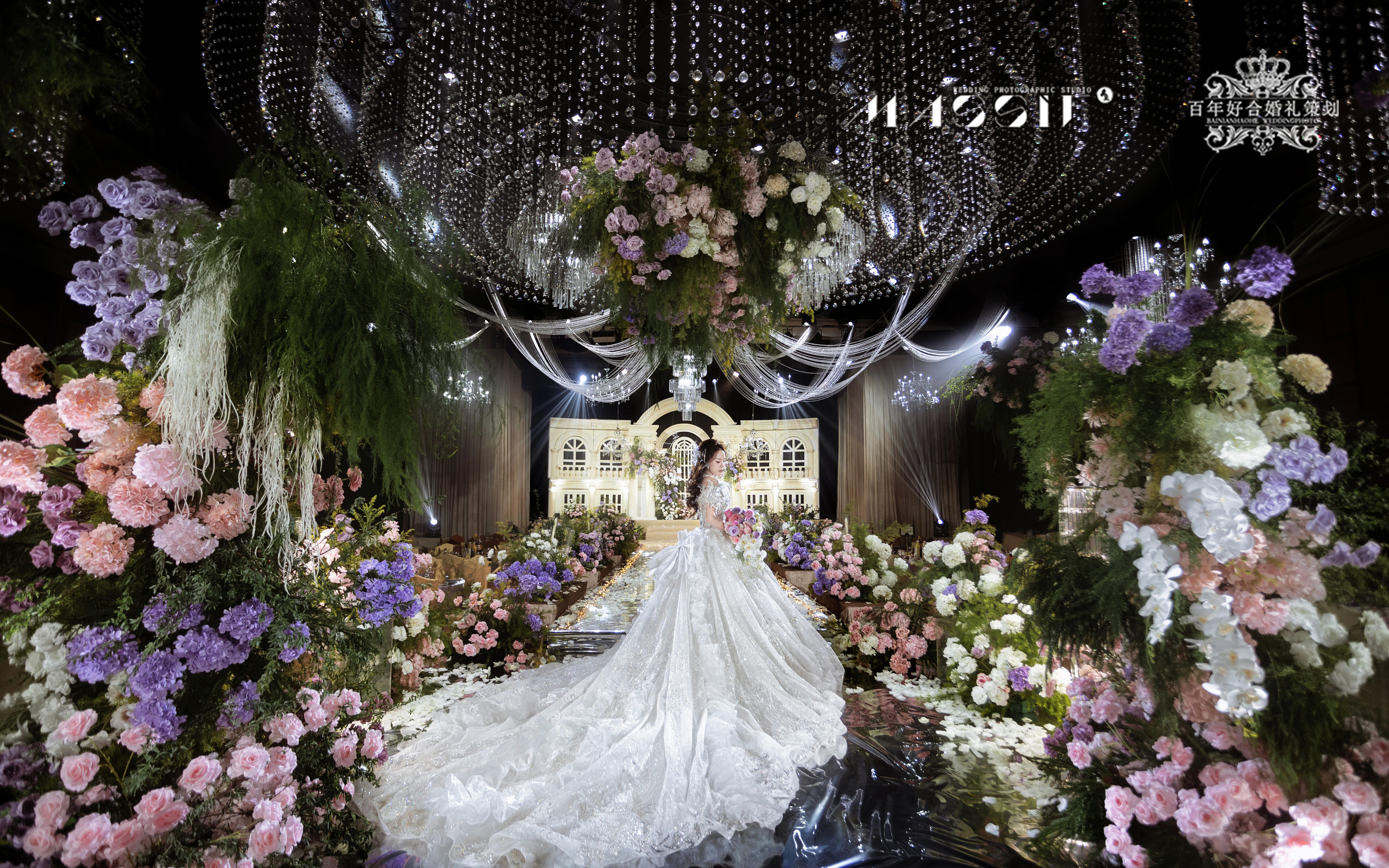 沉浸式森系城堡婚礼，自带星光滤镜