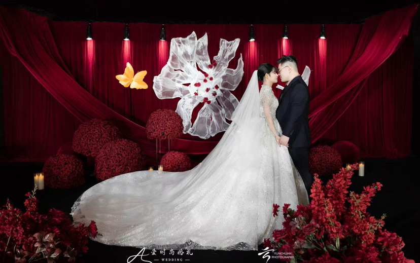 一抹红幔 点亮婚礼的温柔时刻
