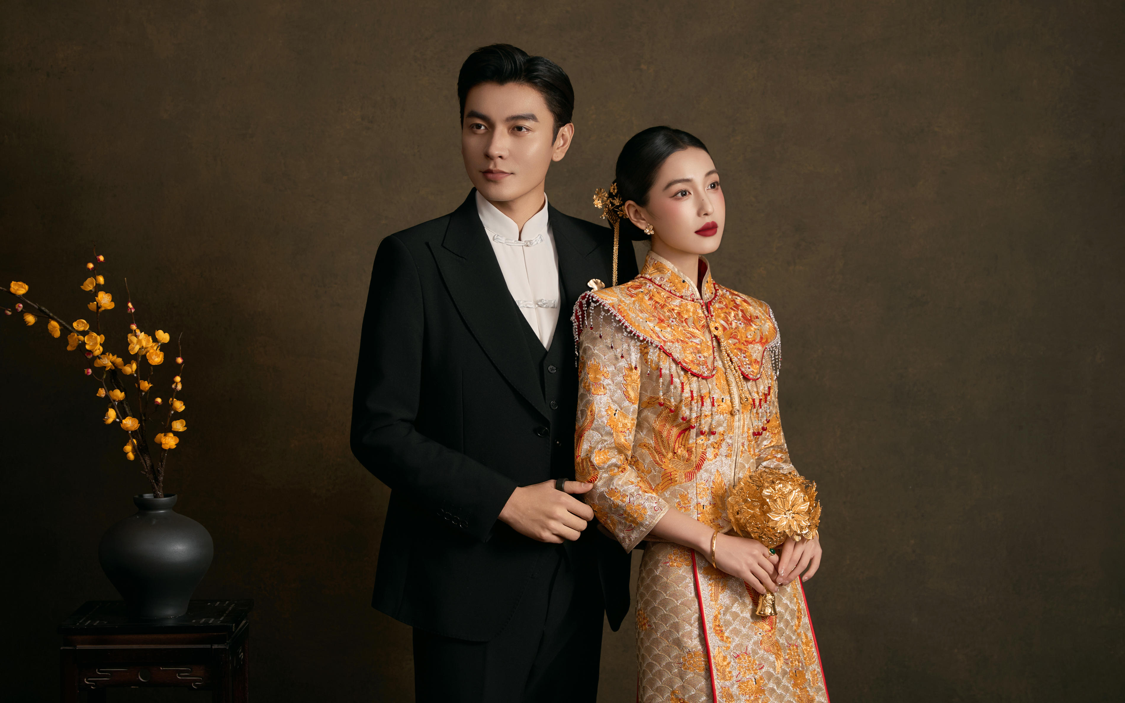 #新样片首发✨室内复古油画婚照