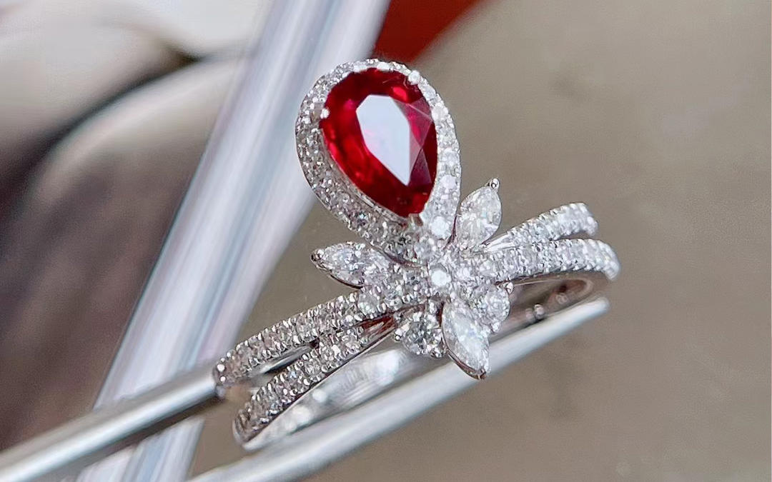 生动饱满的红色~像爱情一样鲜艳明亮