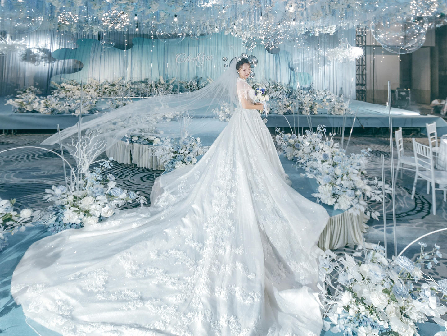 【精选套餐】宫廷拖尾主纱+禾服+敬酒服+伴娘服