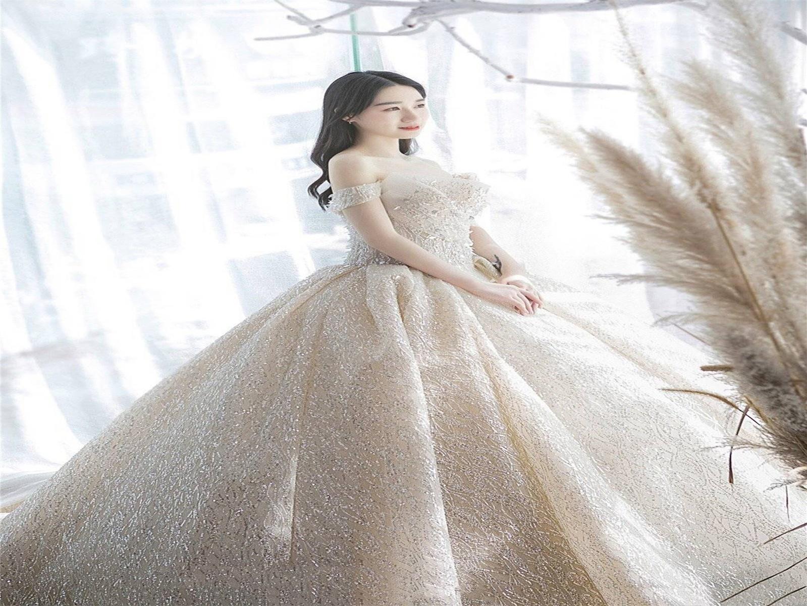 新娘全天跟妆：总监主题跟妆