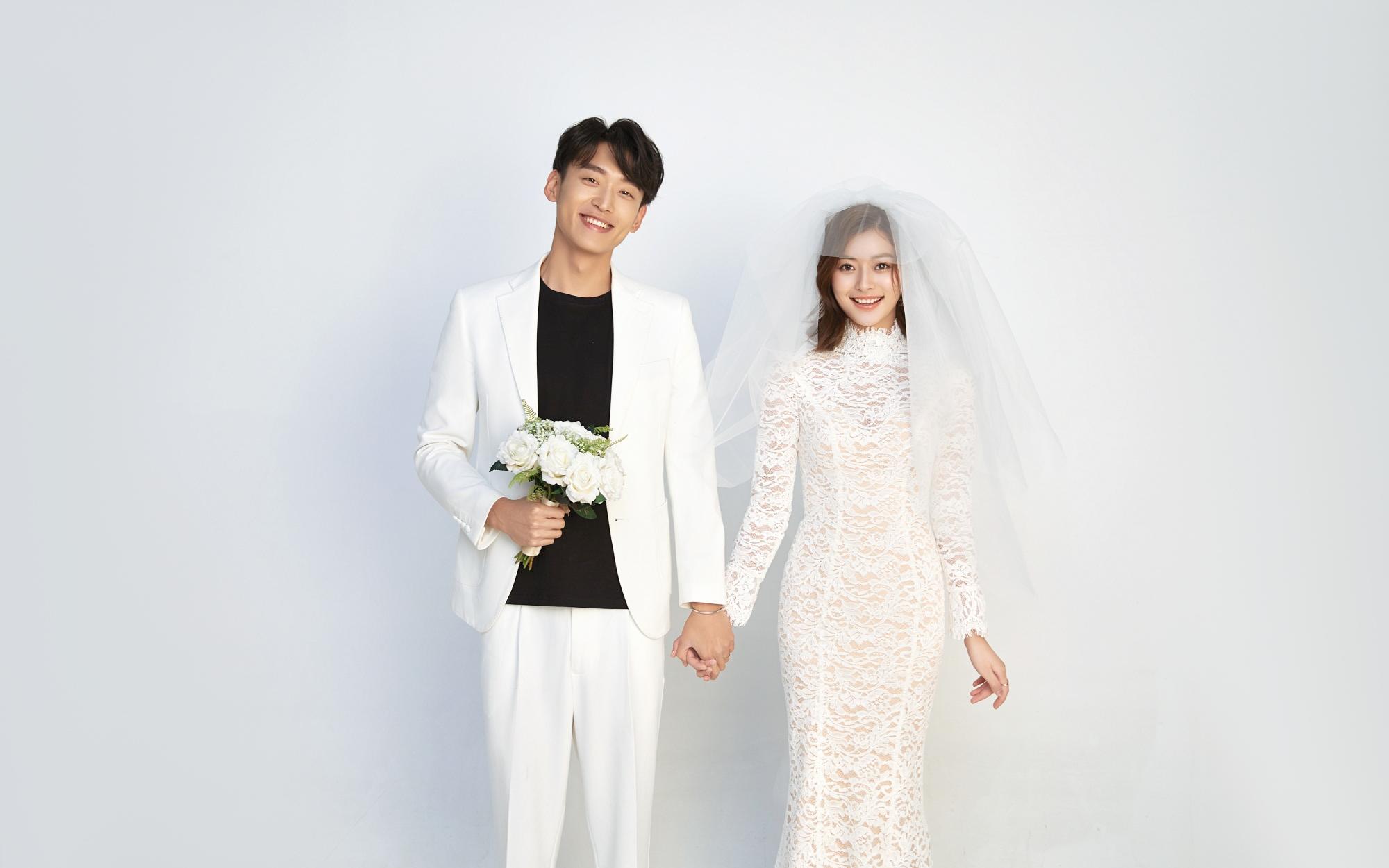 限时抢购店长推荐送婚纱对戒