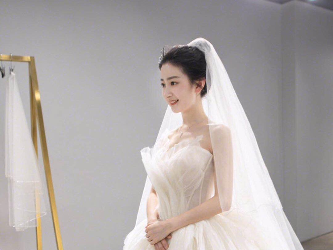 首席化妆师全天跟妆造型唯美妆容送妈妈妆