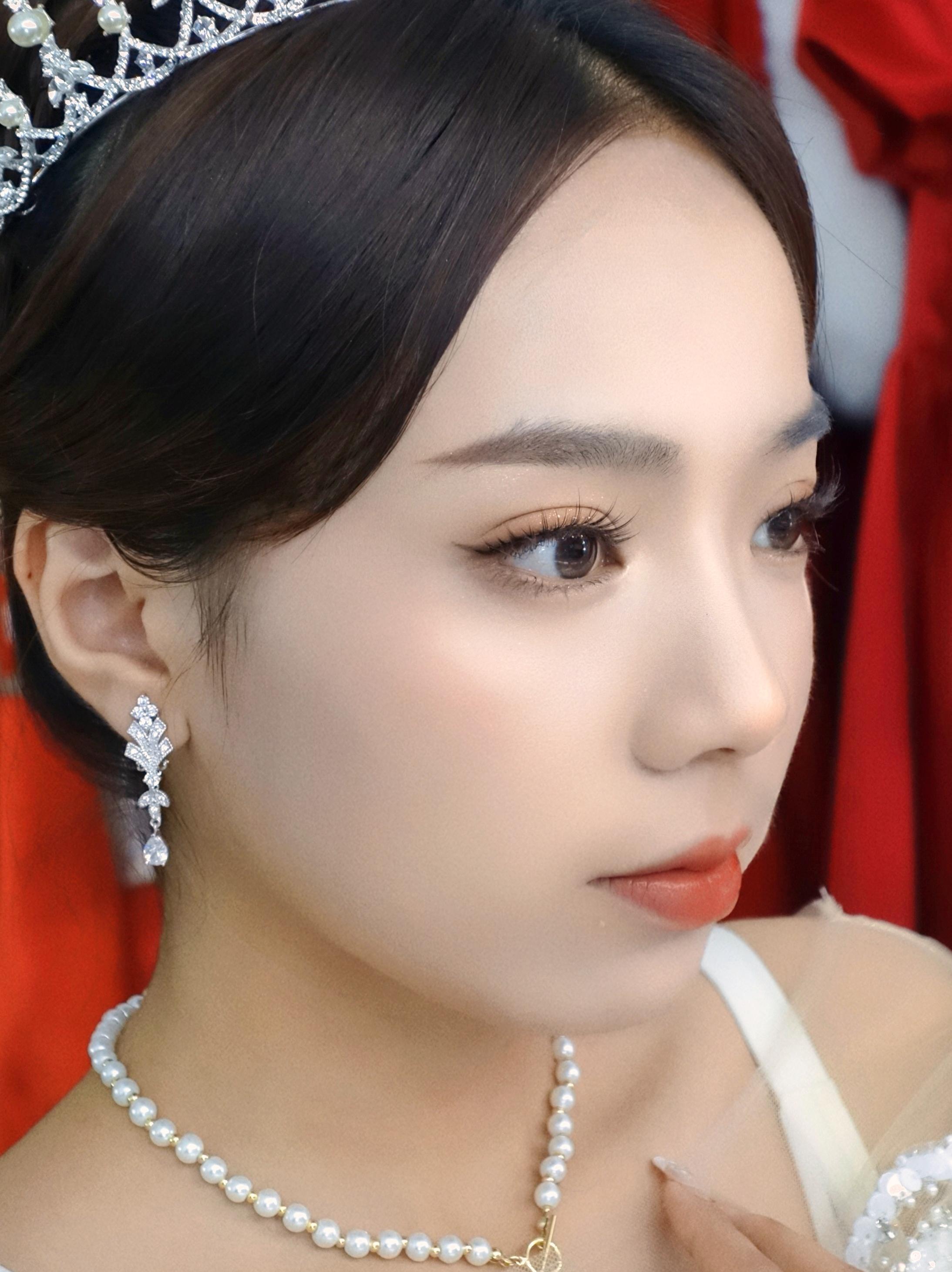 资深档全程新娘跟妆3套造型唯美妆容