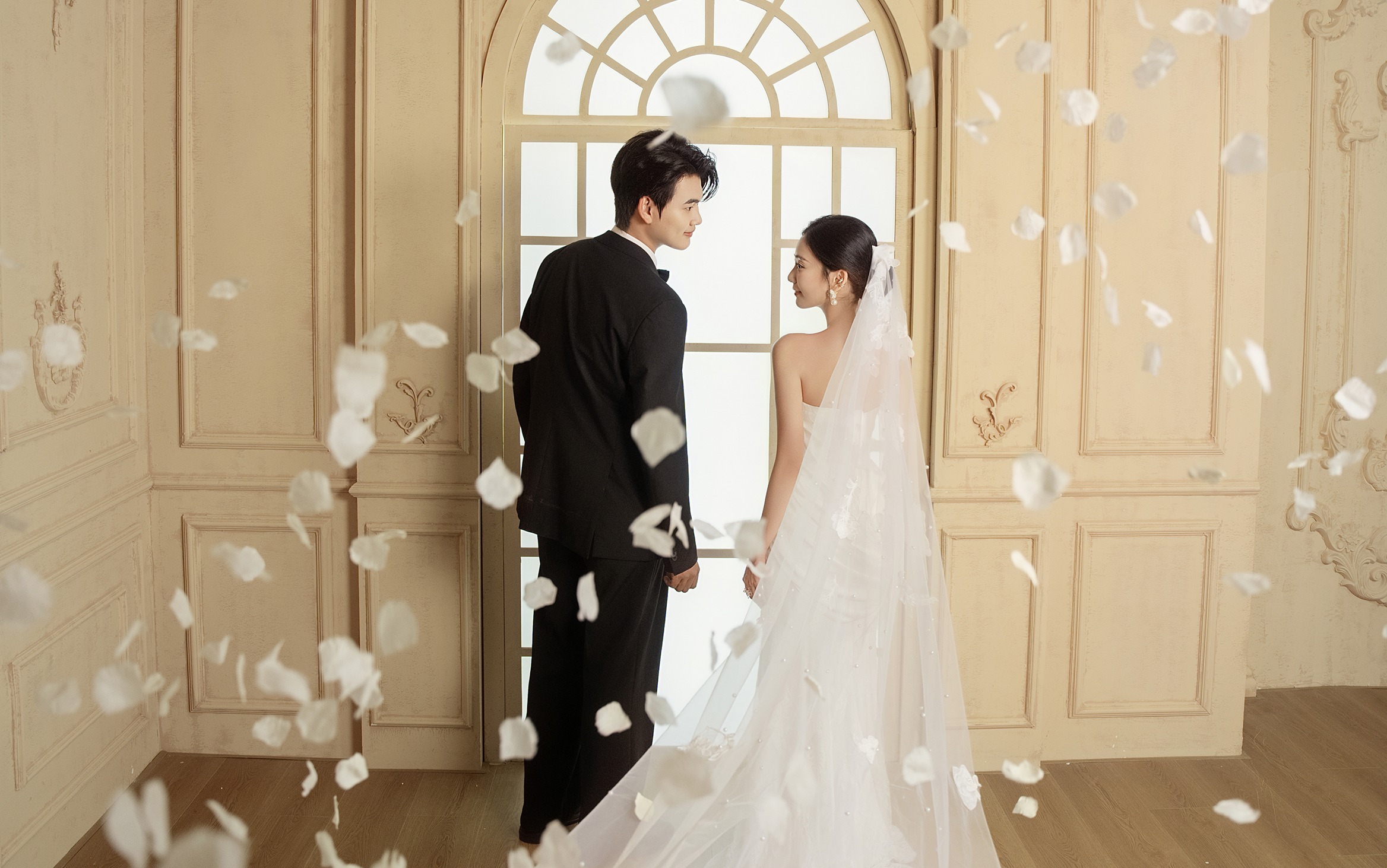 光影当起调色师｜三亚婚纱照美成复古画报