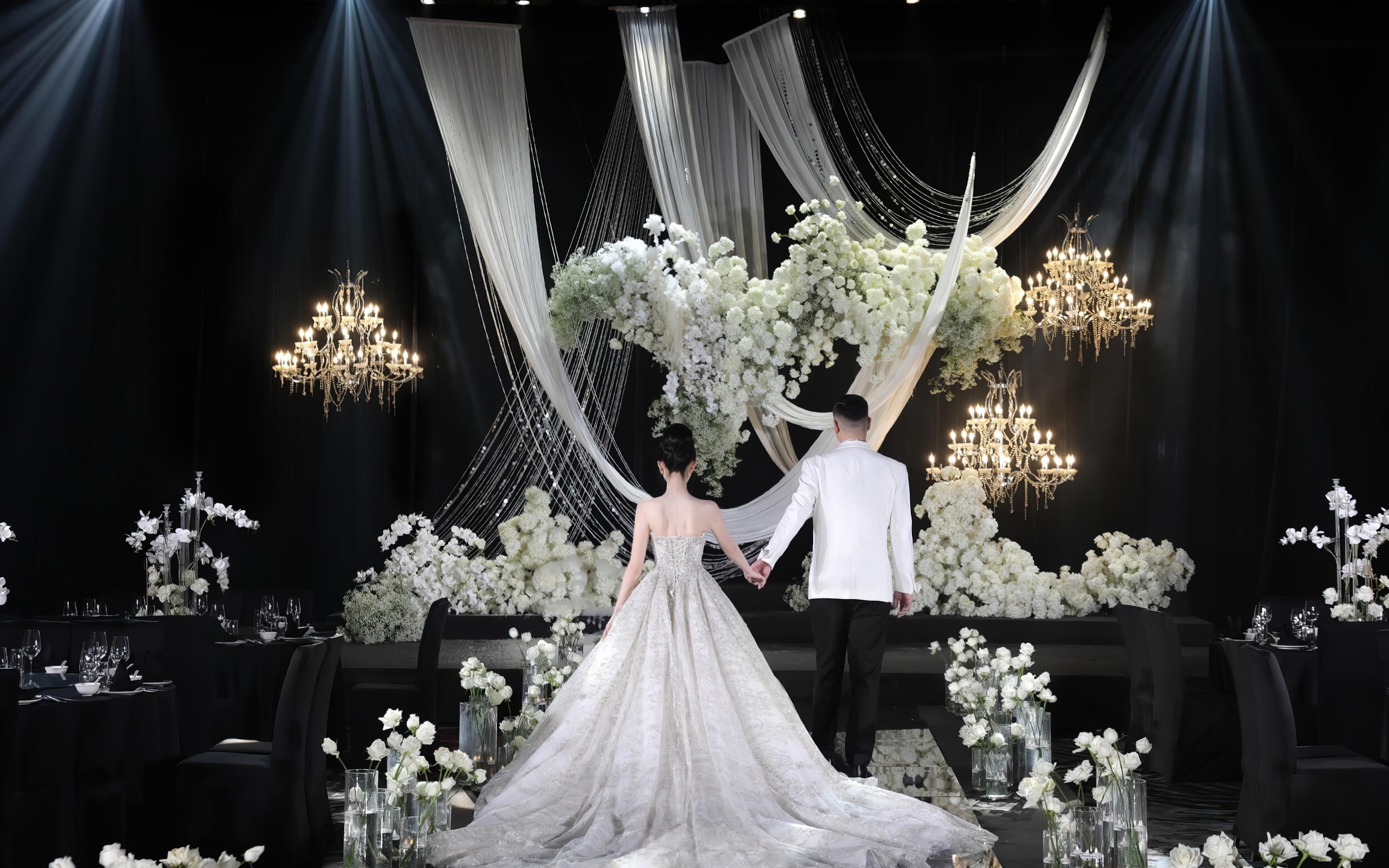 《雾境微光》花艺与水晶交织 温柔又治愈韩式婚礼