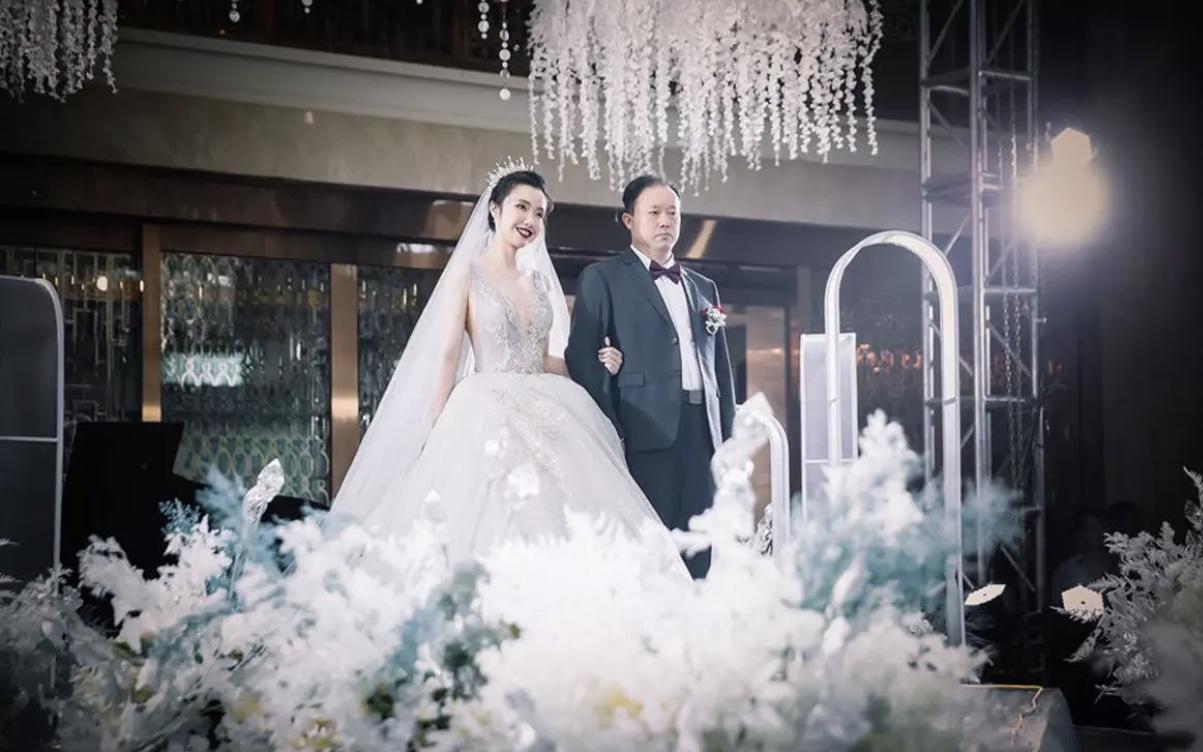 锦鹤婚纱—让你做不一样的自己