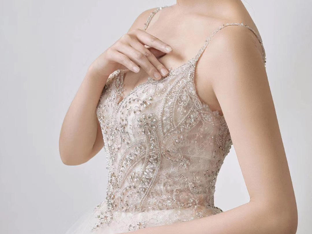 素·国际高级定制亚洲新娘设计师款潮婚节超值租赁