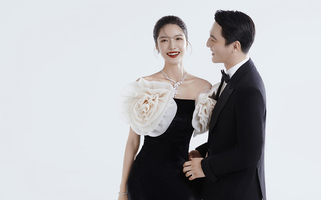 优雅女孩的必备婚纱照丨赫本风婚纱照