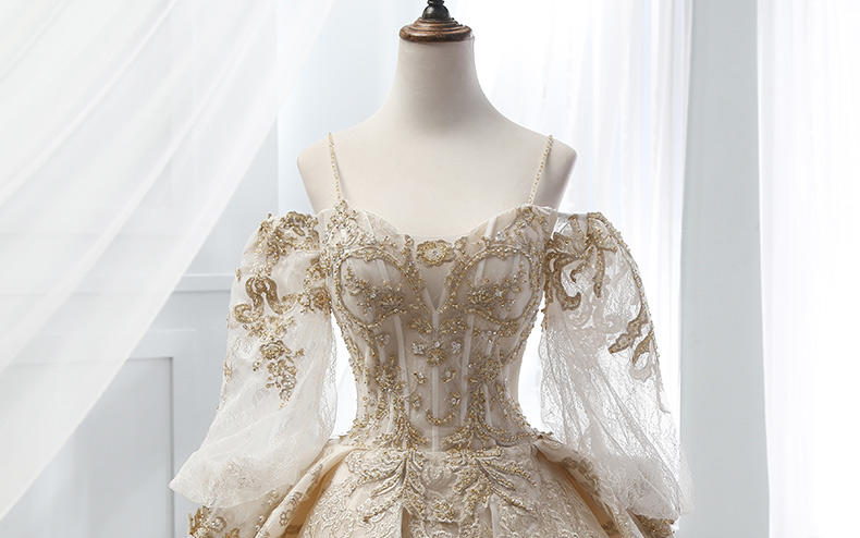 《匠心挚爱 定制美好》泡泡袖复古宫廷香槟金