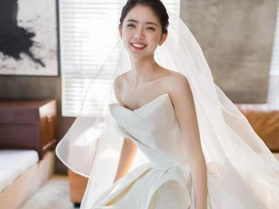 【特价租赁套餐】齐地纱+出门+敬酒+伴娘服