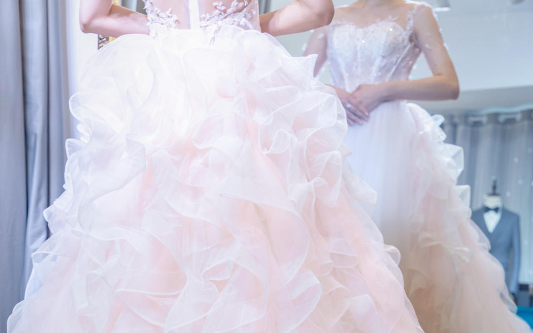 安家公主樱粉小拖尾露背轻纱