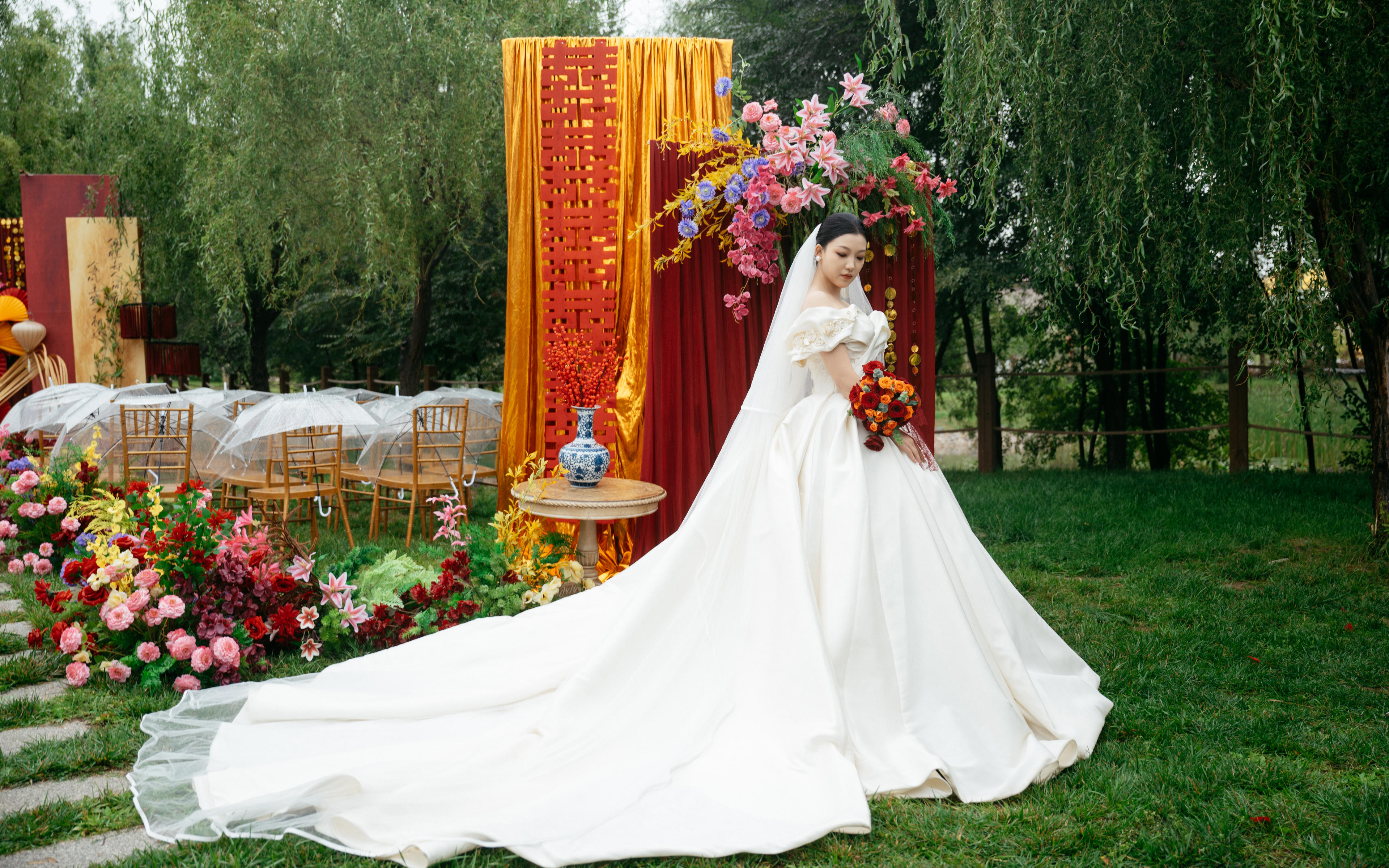 煙雨為景，愛意在自然中靜靜流淌