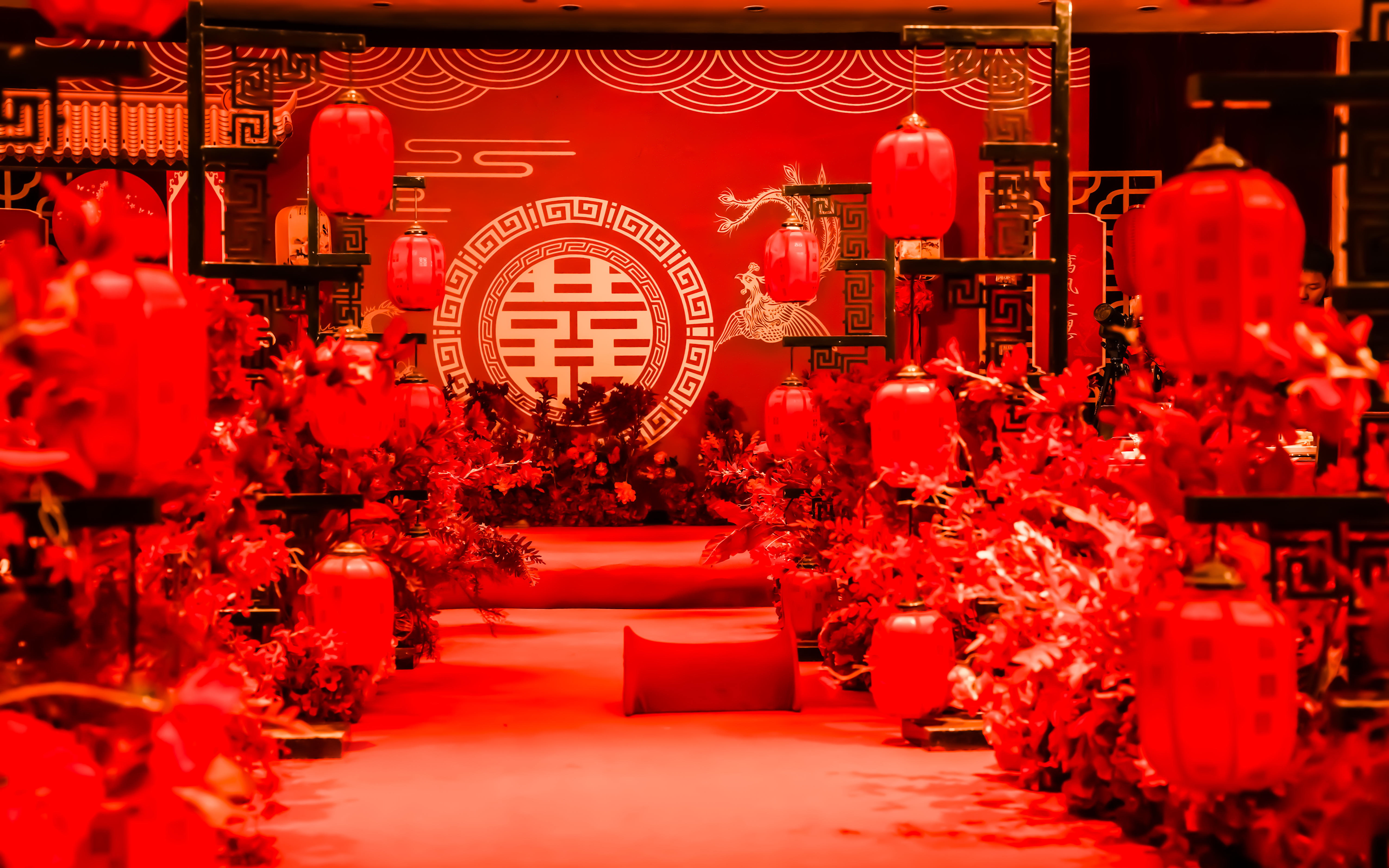 【光華紅杏，含四大金剛，T臺燈光大海報婚車】