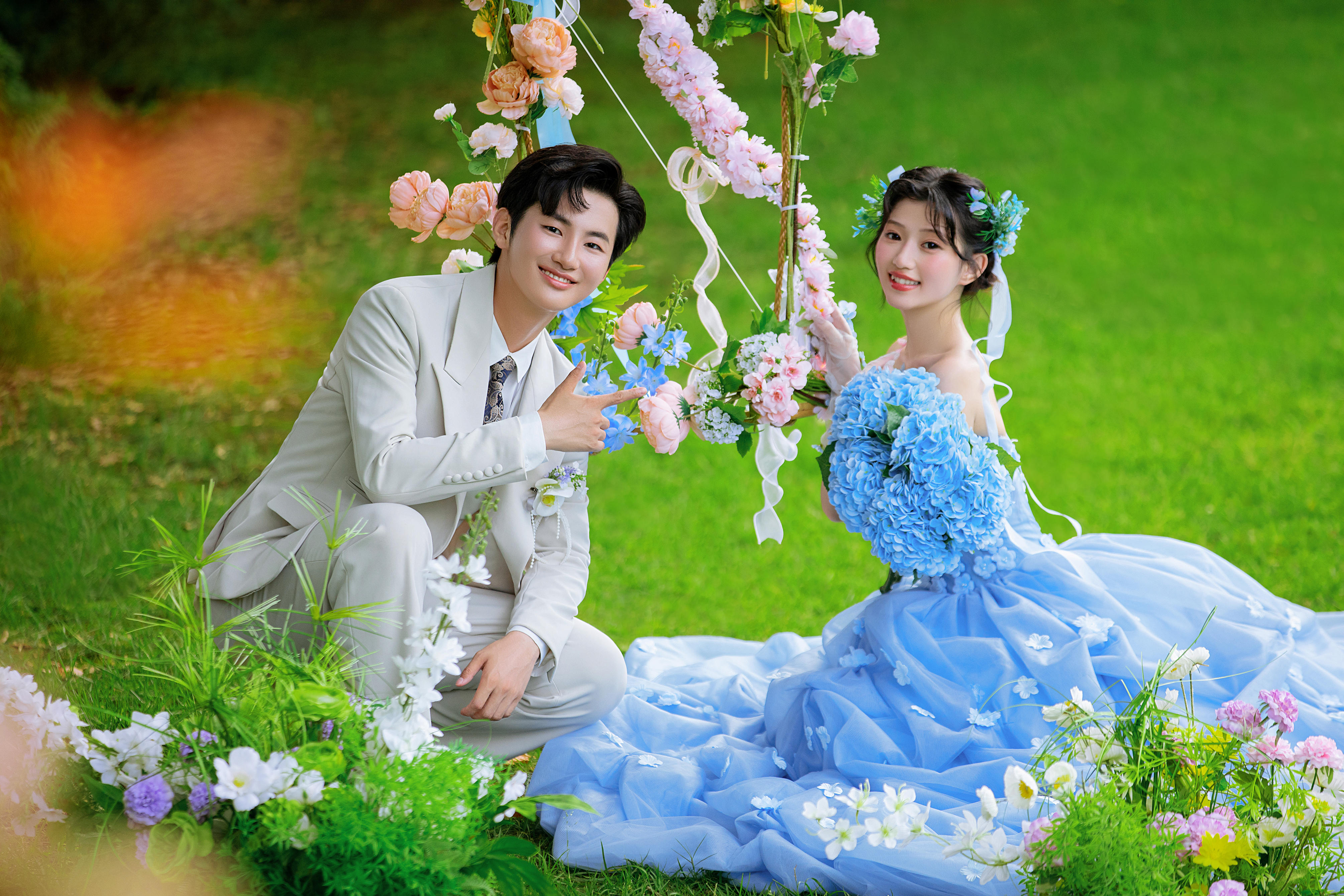 藍(lán)色花神與草坪婚紗照的邂逅