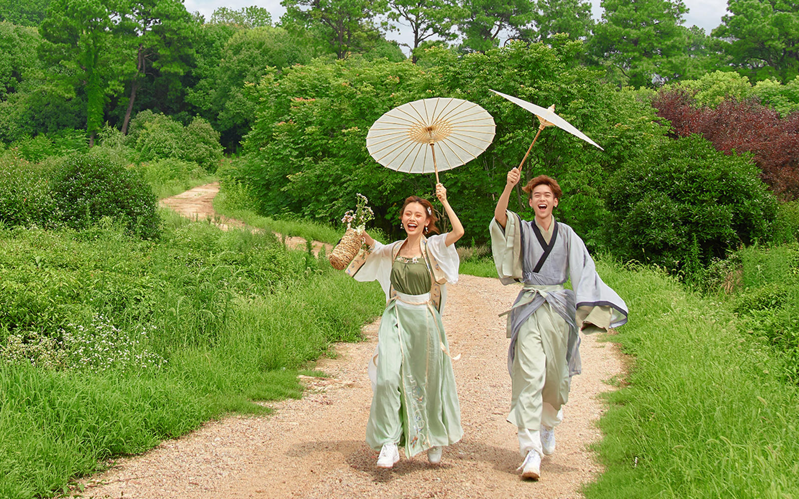 00后的最❤元气满满的小清新汉服婚纱照