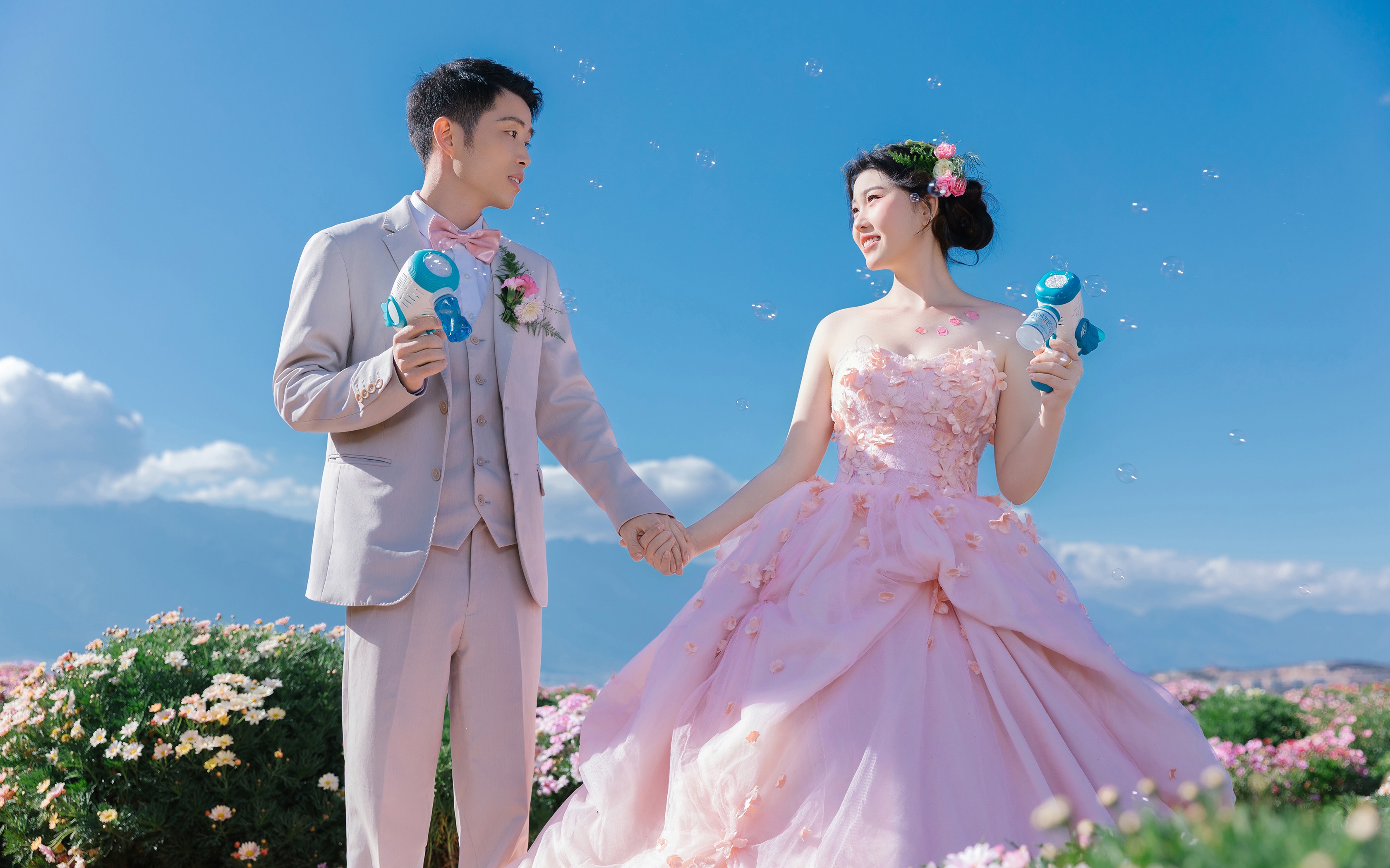 洱海是块调色盘｜彩纱婚纱照被风染甜了