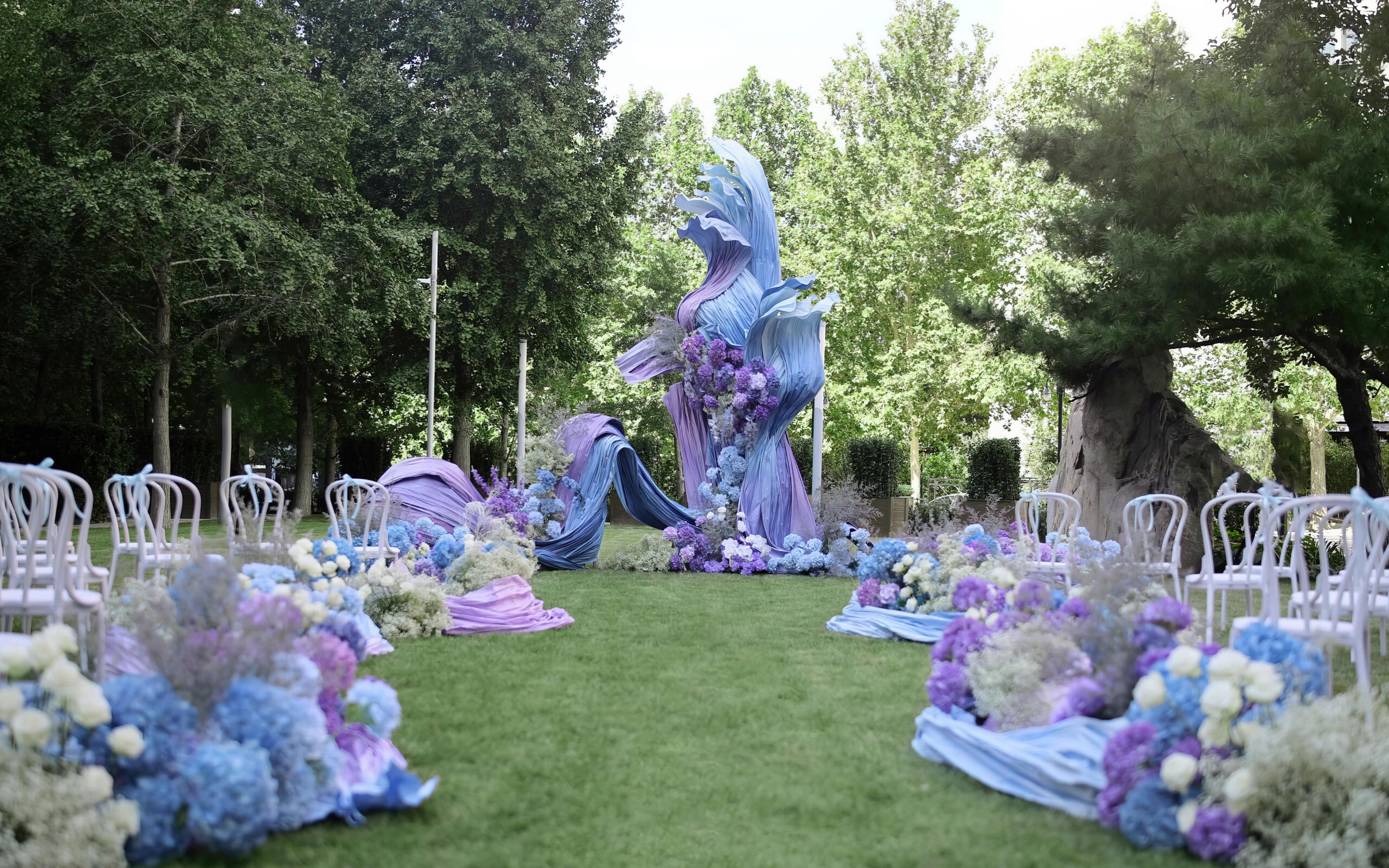 梦幻紫调纱艺打造清新户外婚礼