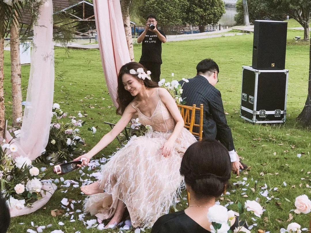 晚宴主持+督导2名+DJ（晚宴） 