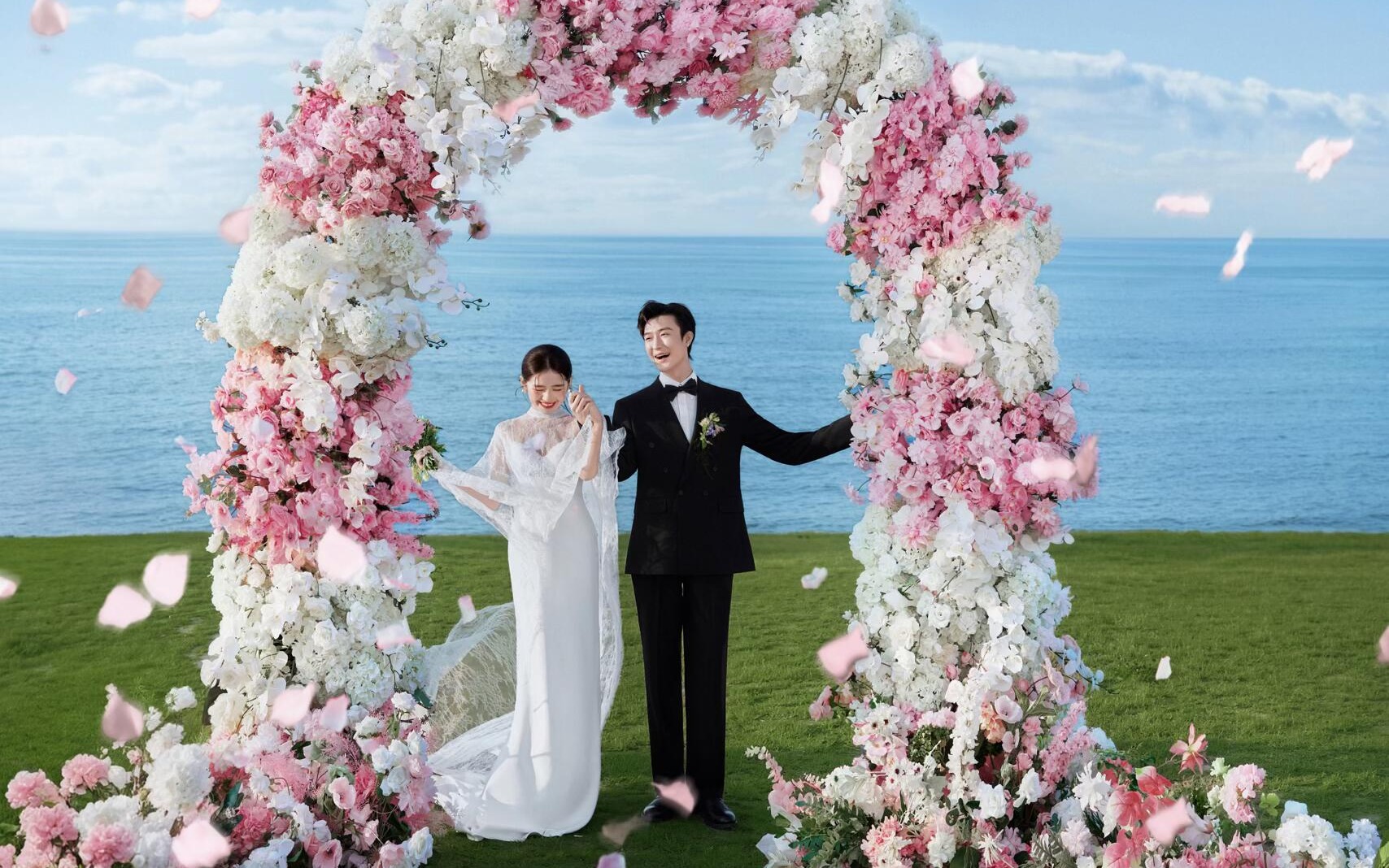 【目的地婚礼】花瓣赴山海，爱意赴余生
