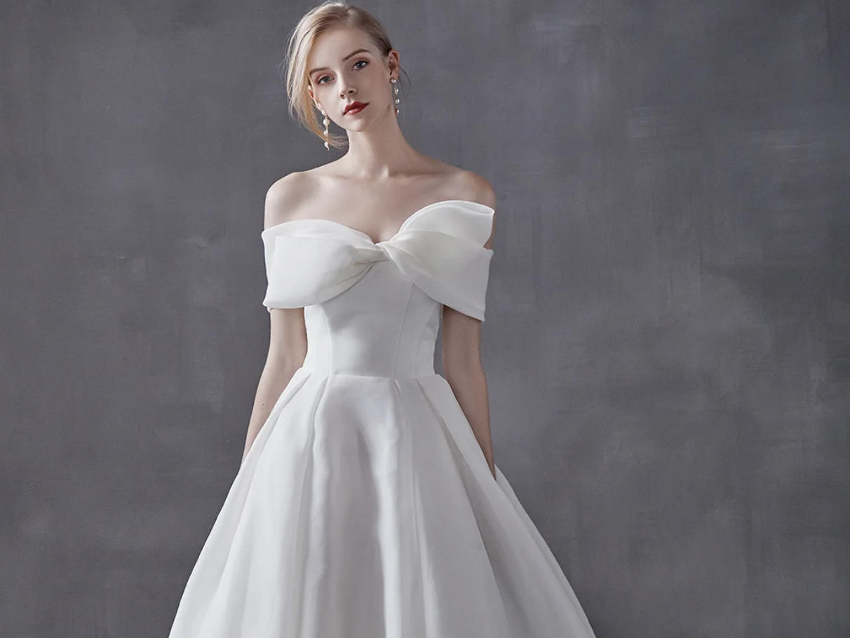 【超值爱心套餐】主纱＋秀禾＋礼服＋伴娘服，999