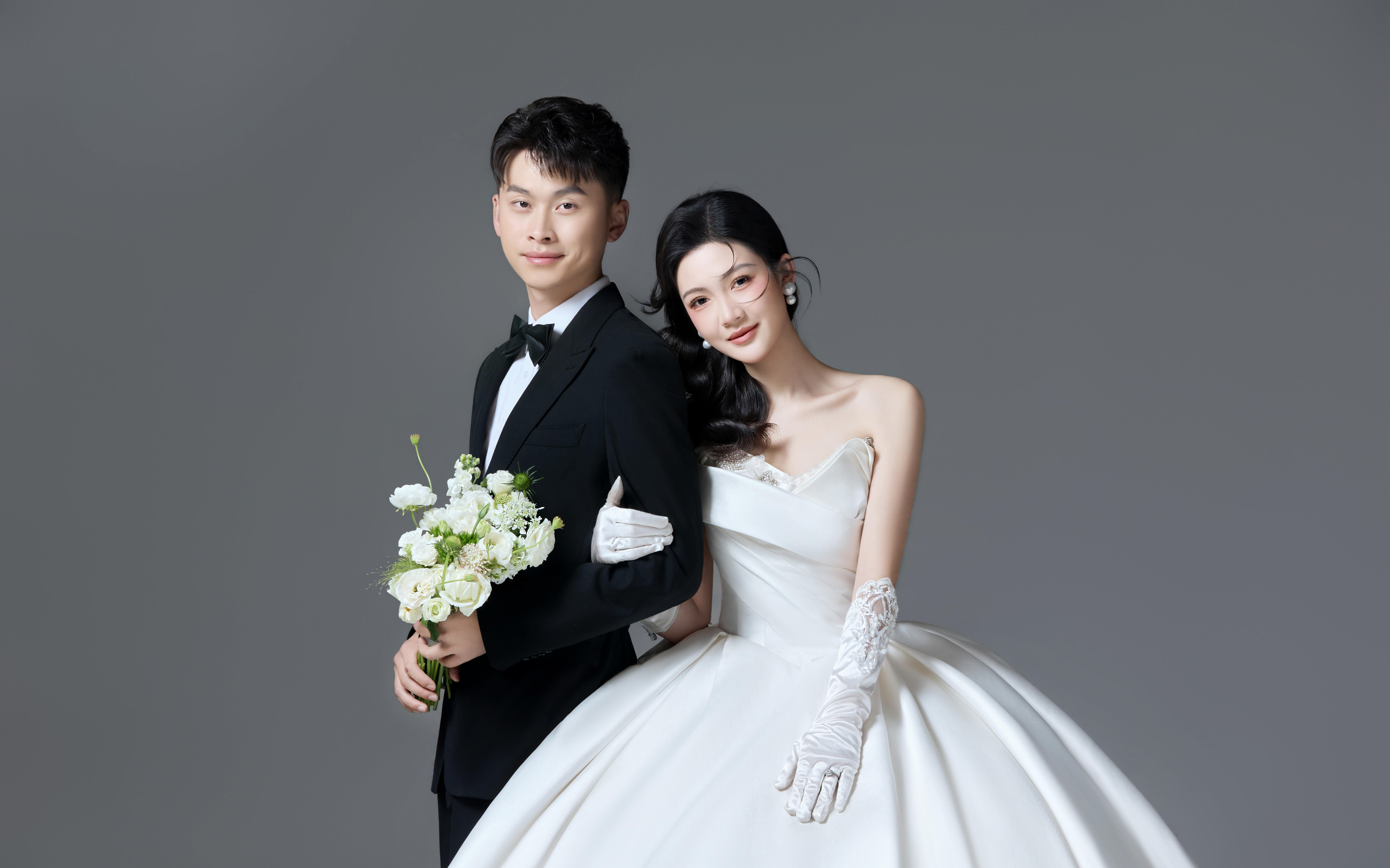 越素越好看??好愛我的緞面主紗婚紗照呀