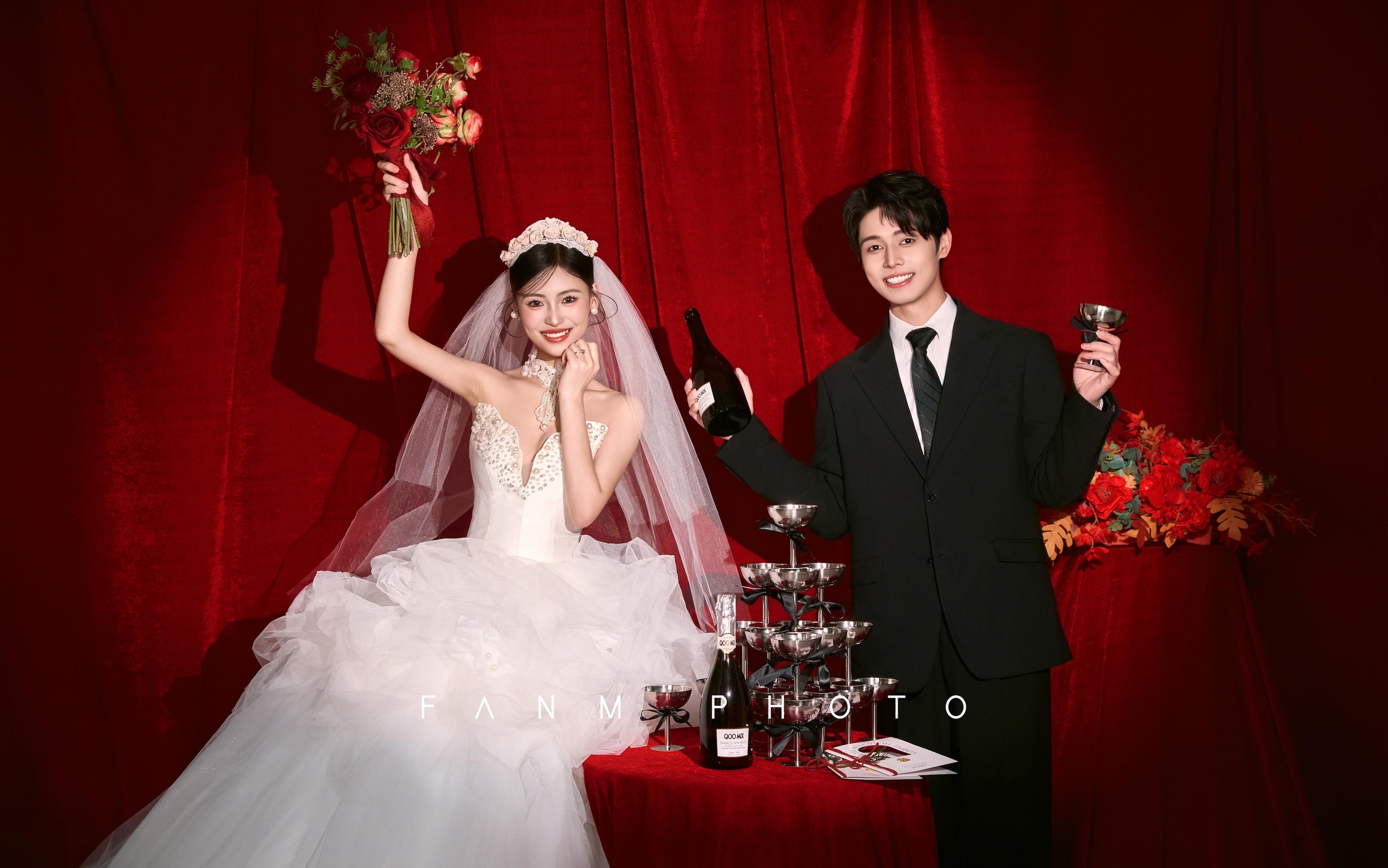 梵夢(mèng)?原創(chuàng)｜甜酷婚照天花板｜紅絲絨幕布的官宣時(shí)刻