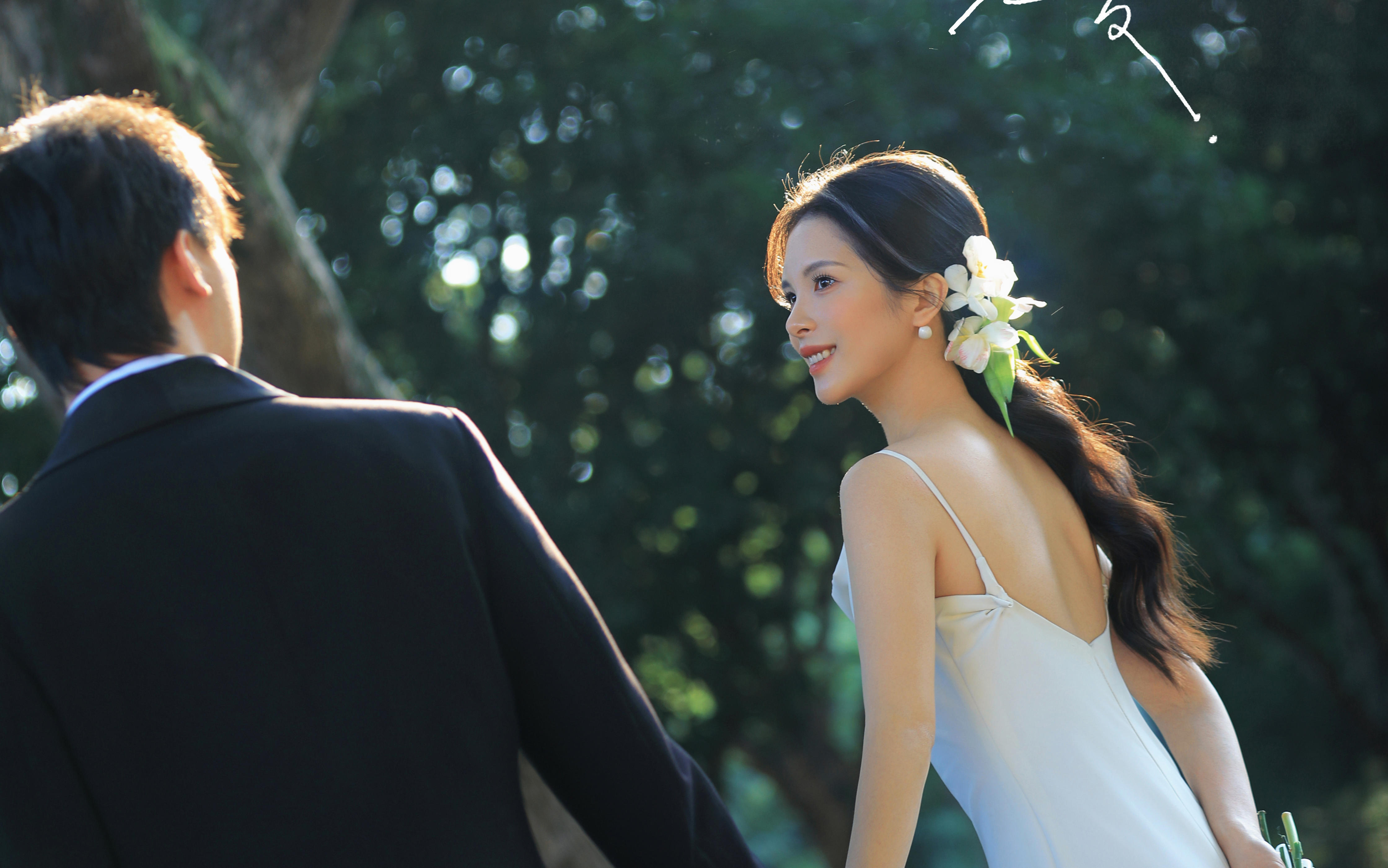 客片 || 生必拍的草坪氛围感婚纱照☘