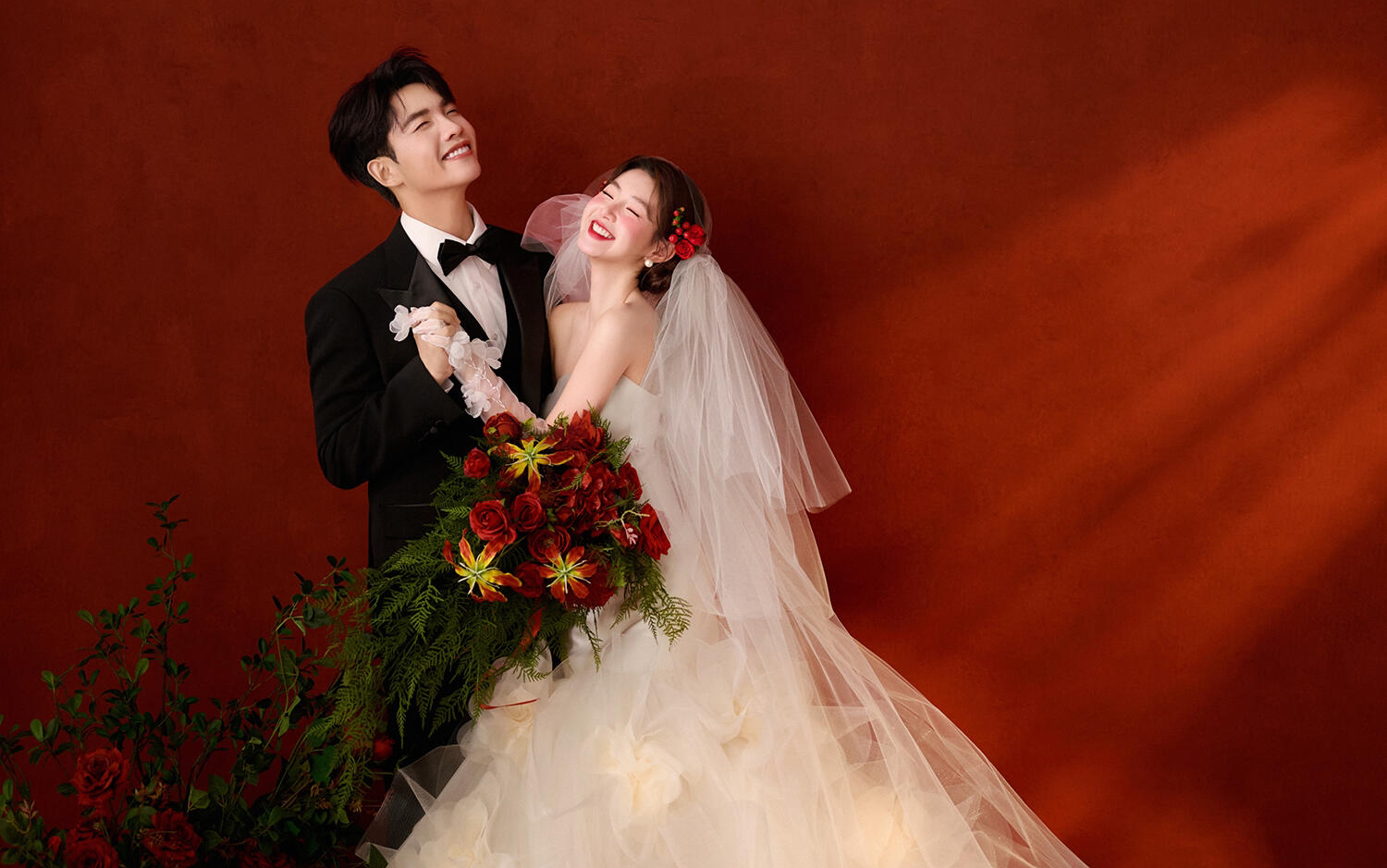 幸福的具象化｜超甜蜜的红底喜嫁婚纱照