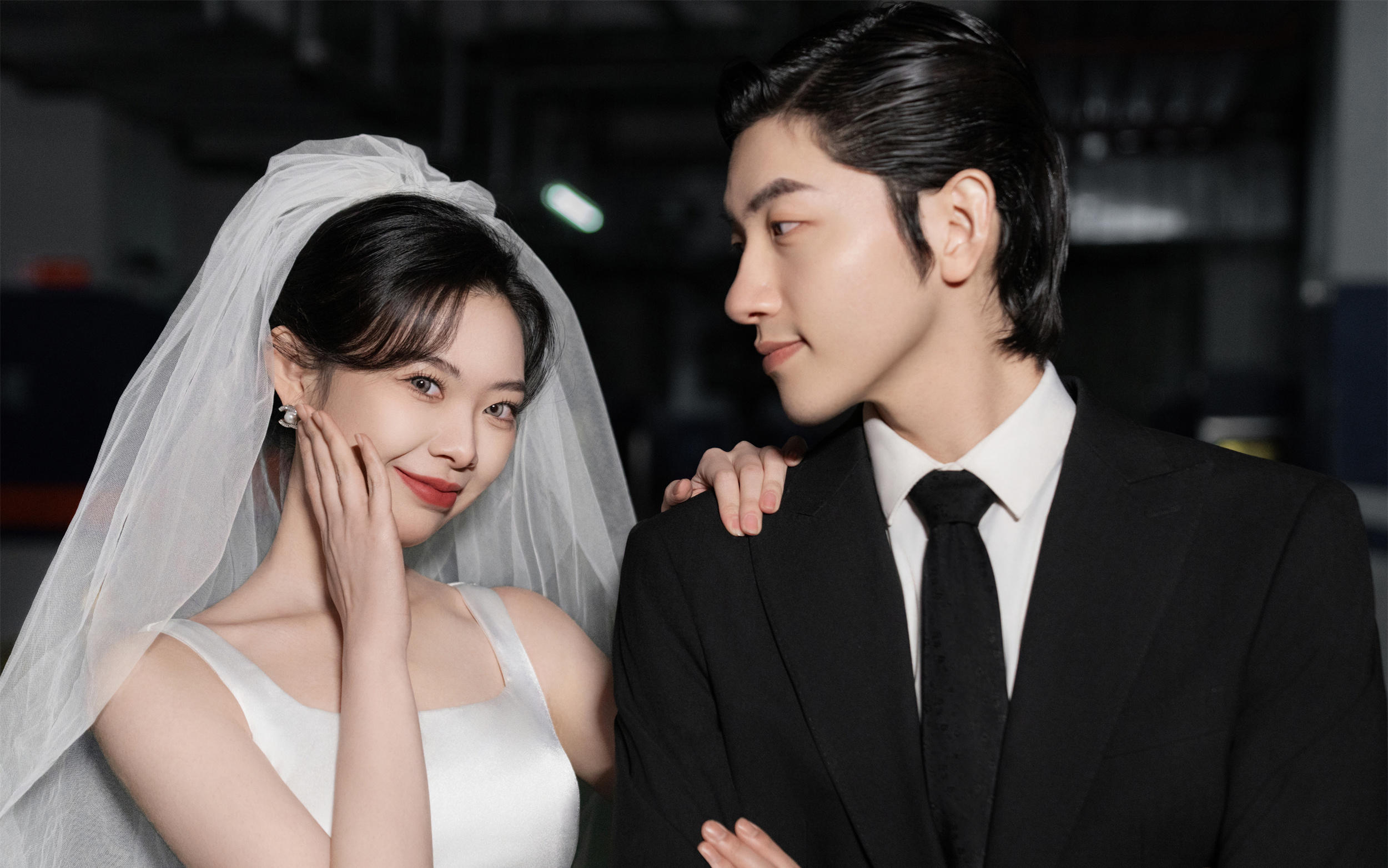 超有feel的甜酷婚纱照😎杂志大片既视感📷