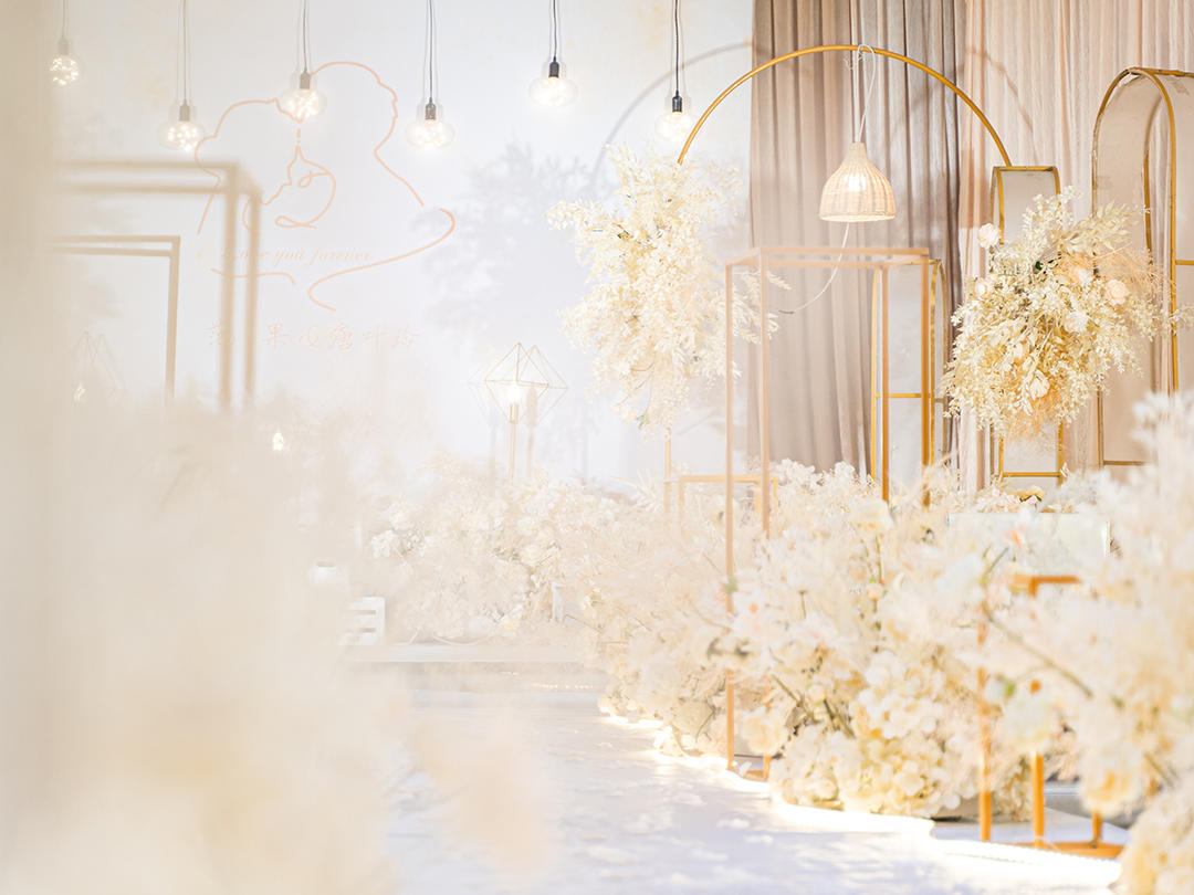 布置含主持跟妆(色系款式可选可升级加摄像或摄影)