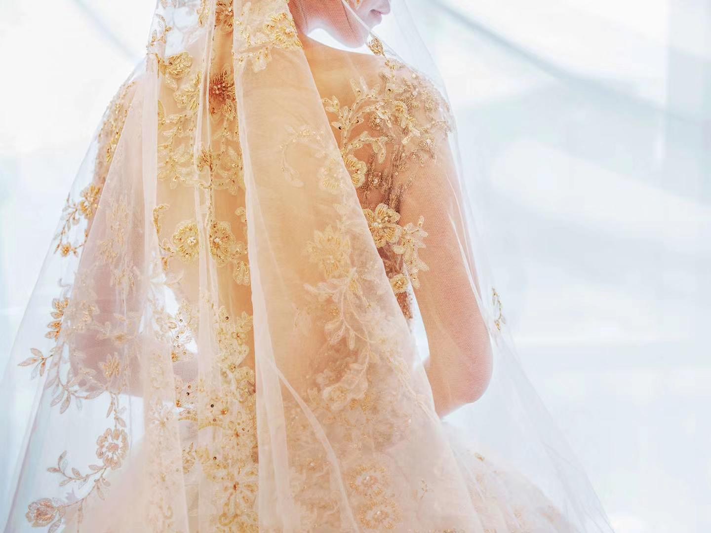 【超值租赁】星辰婚纱礼服三件套+伴娘服四件