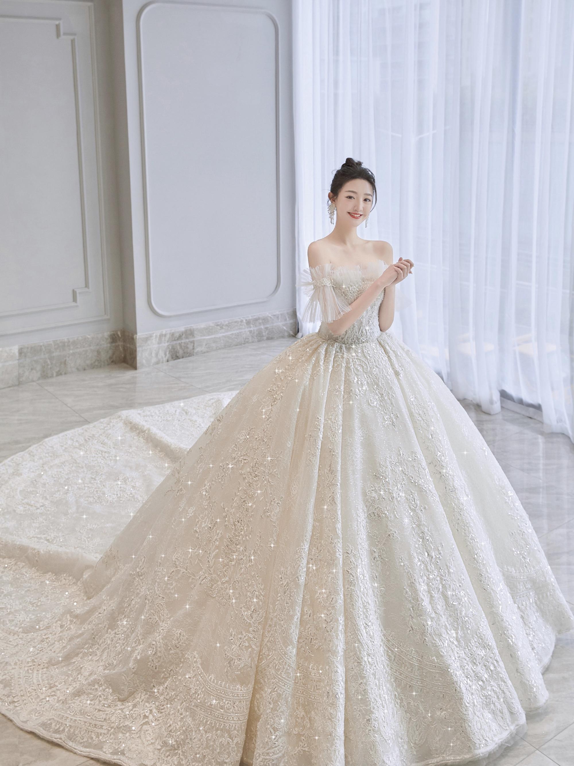 婚纱三件套+跟妆 Alice全系套餐 赠婚礼记录