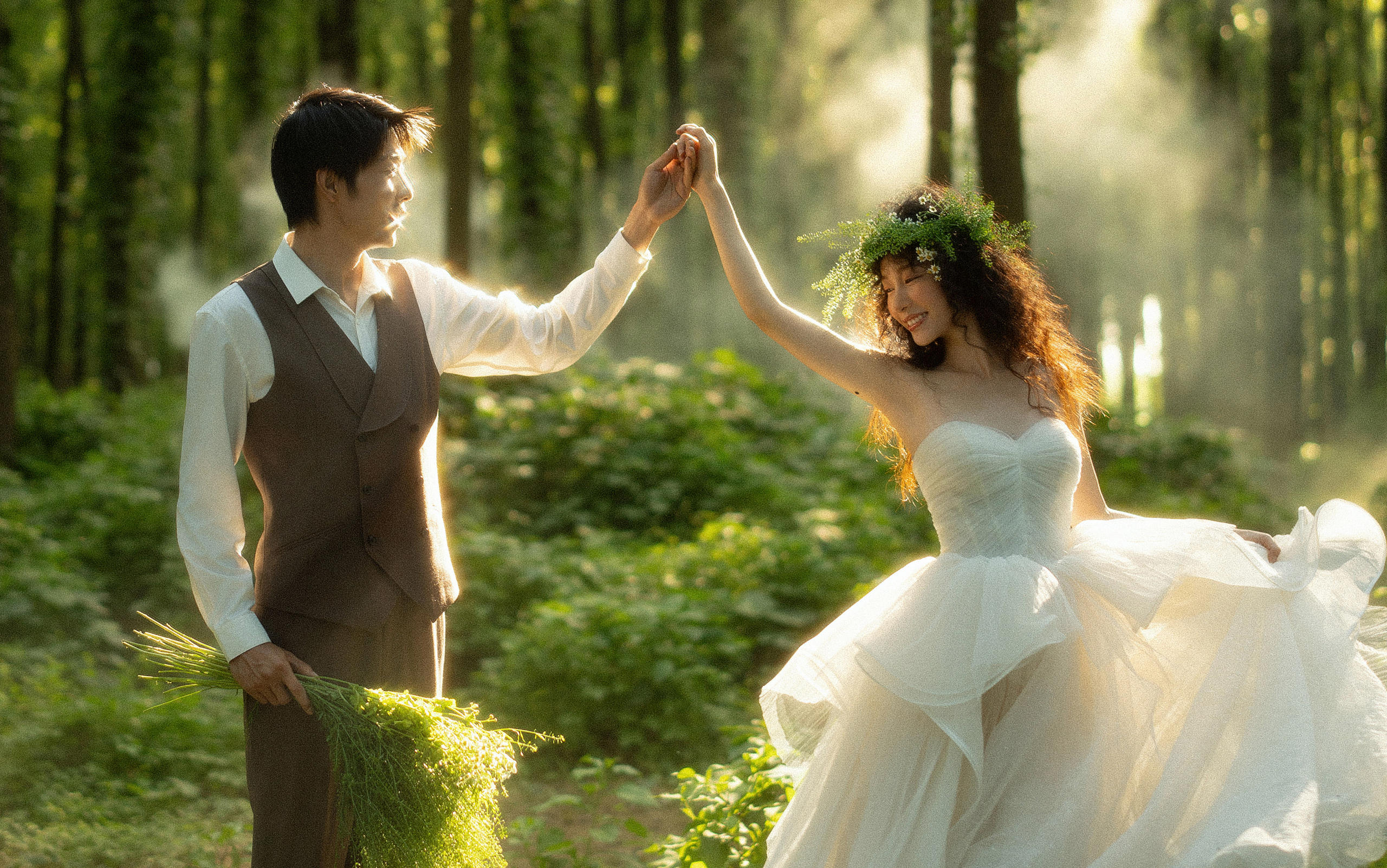 【施华洛摄影】轻盈梦幻的森系婚纱照