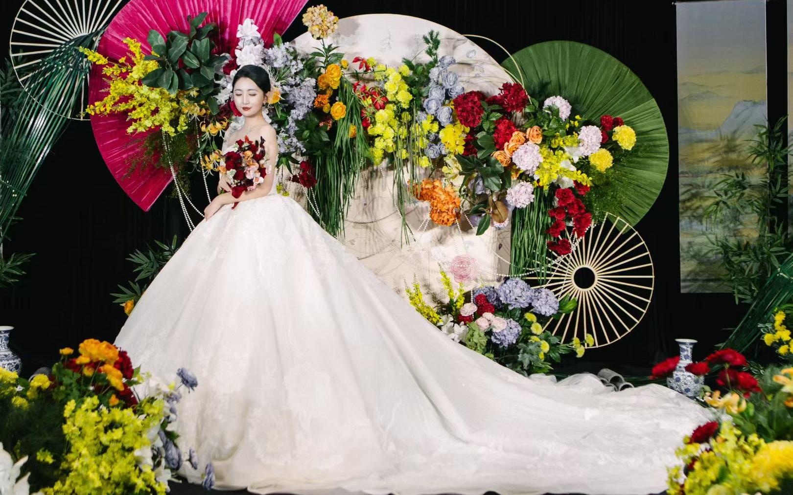 將老南洋的風(fēng)情揉進(jìn)婚禮里，每一幀都是畫(huà)報(bào)質(zhì)感 ~