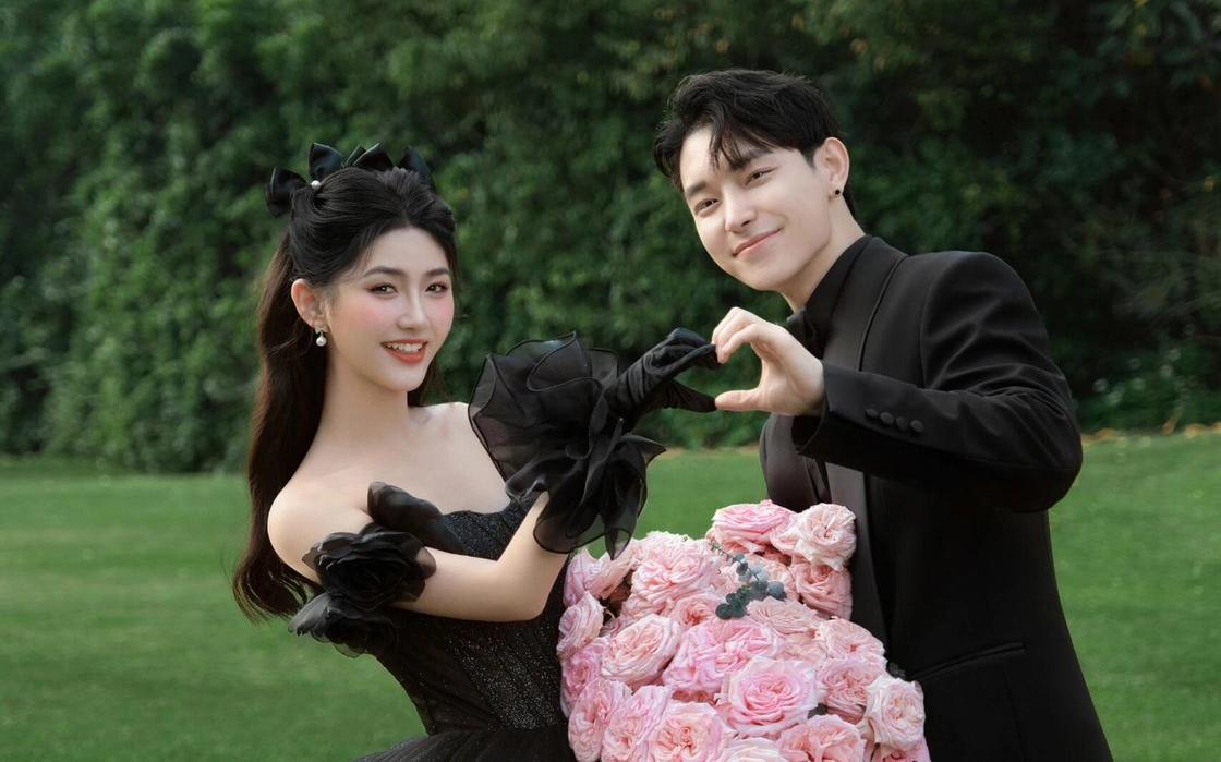 森系草坪與黑色婚紗的邂逅～