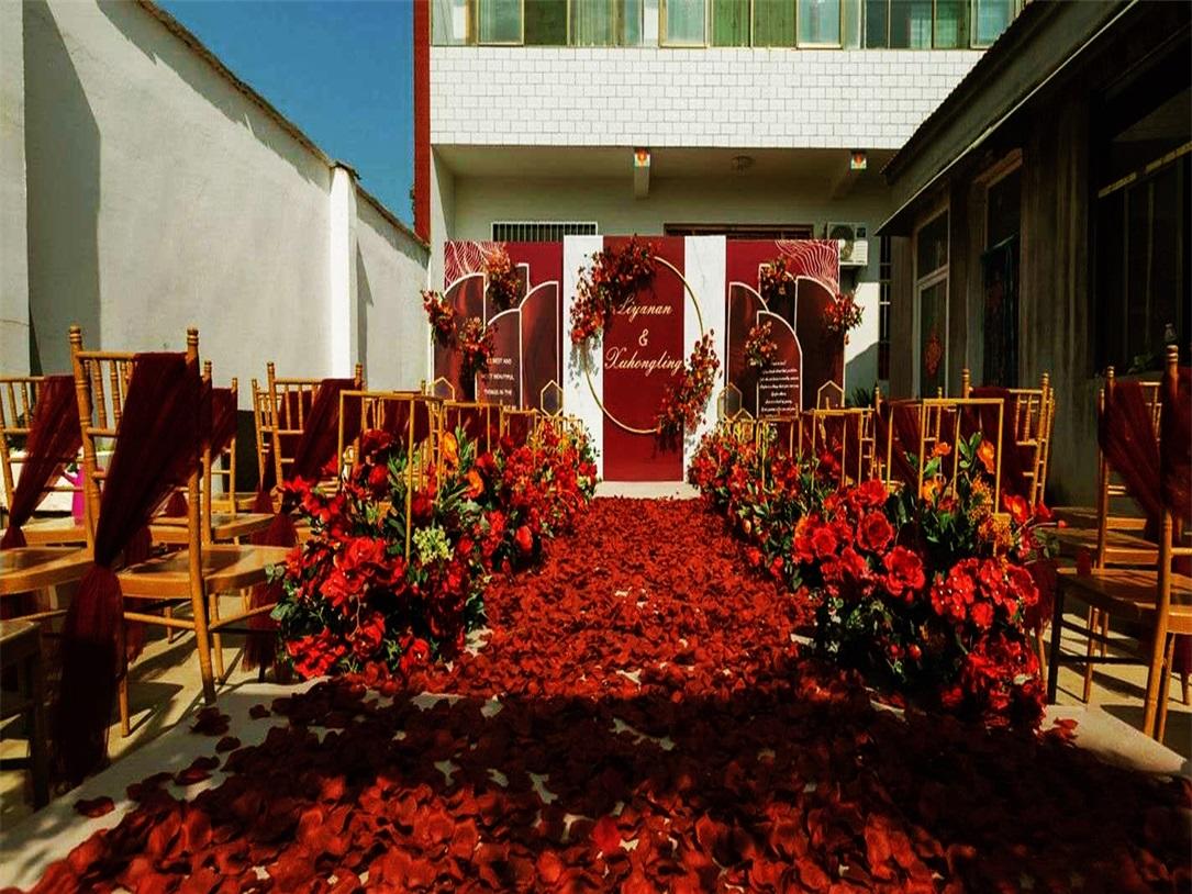 金满庭婚礼 乡村户外庭院婚礼喜庆红