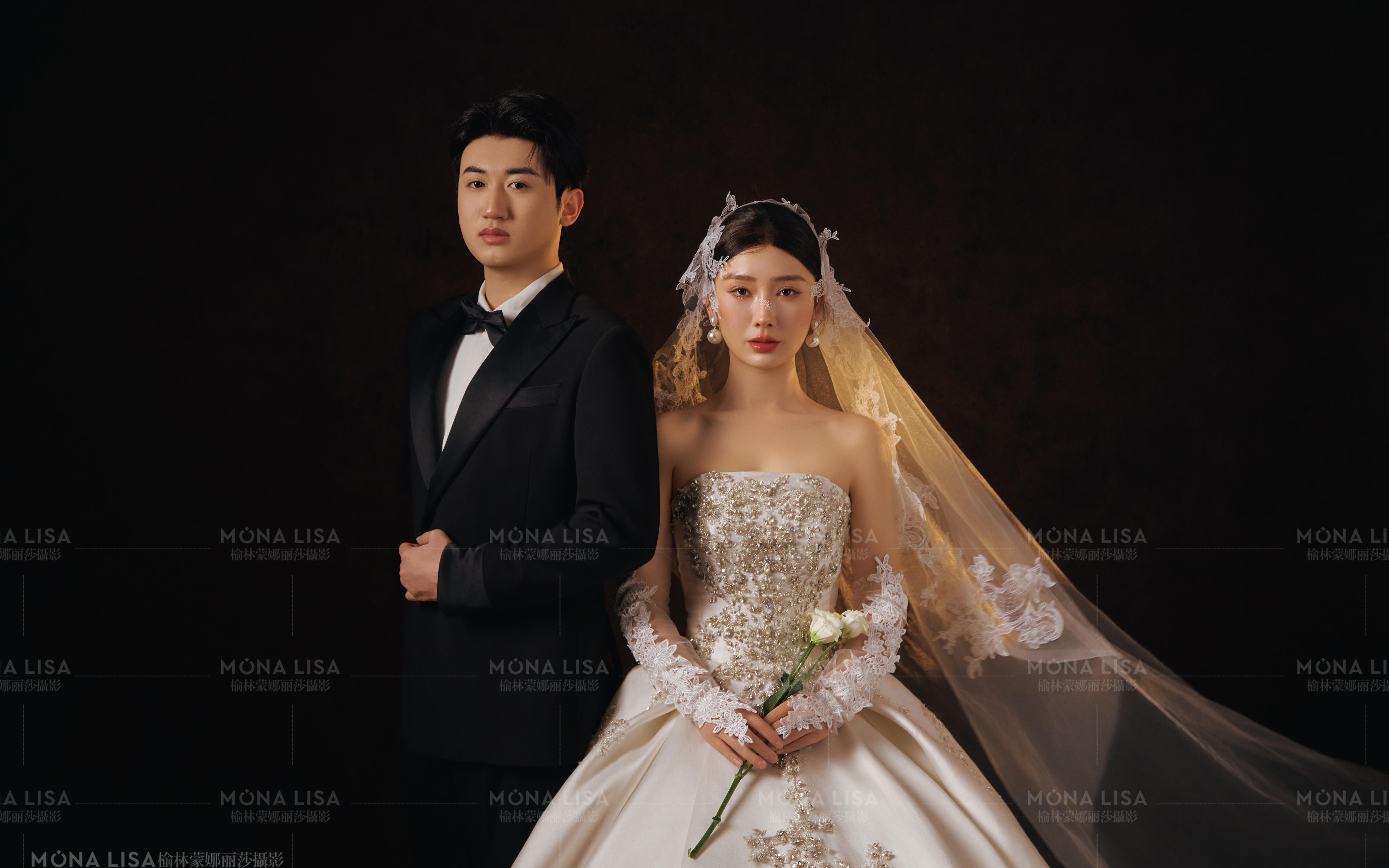 轻奢复古宫廷风主纱婚纱照